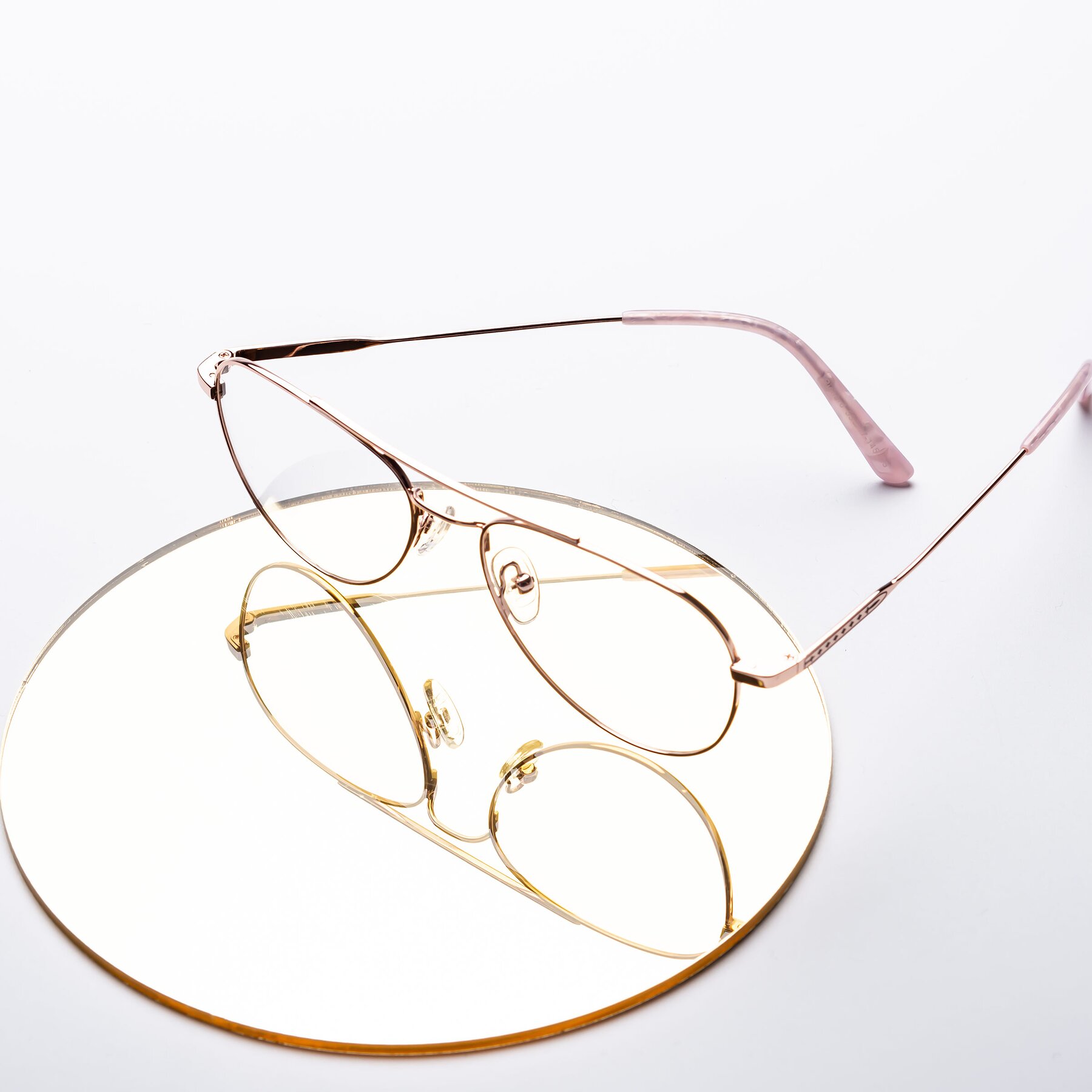 Lifestyle photography #1 of Richard in Rose Gold with Clear Eyeglass Lenses