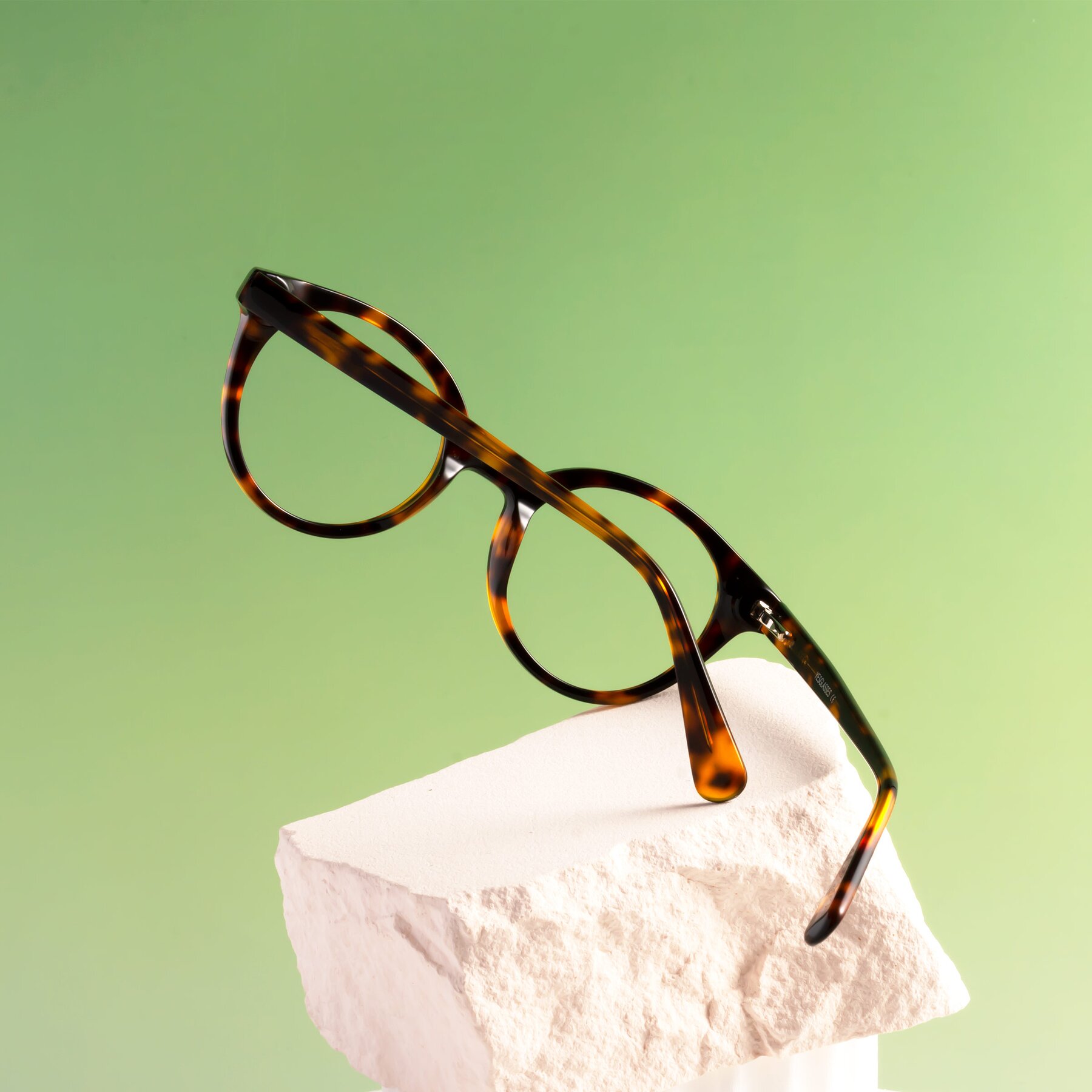 Lifestyle photography #2 of Bellion in Tortoise with Clear Reading Eyeglass Lenses