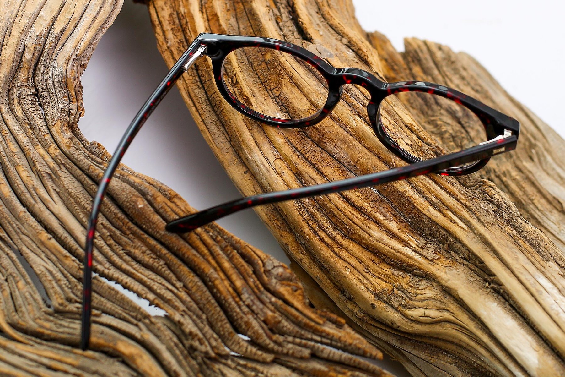Lifestyle photography #3 of 17330 in Tortoise Wine with Clear Reading Eyeglass Lenses