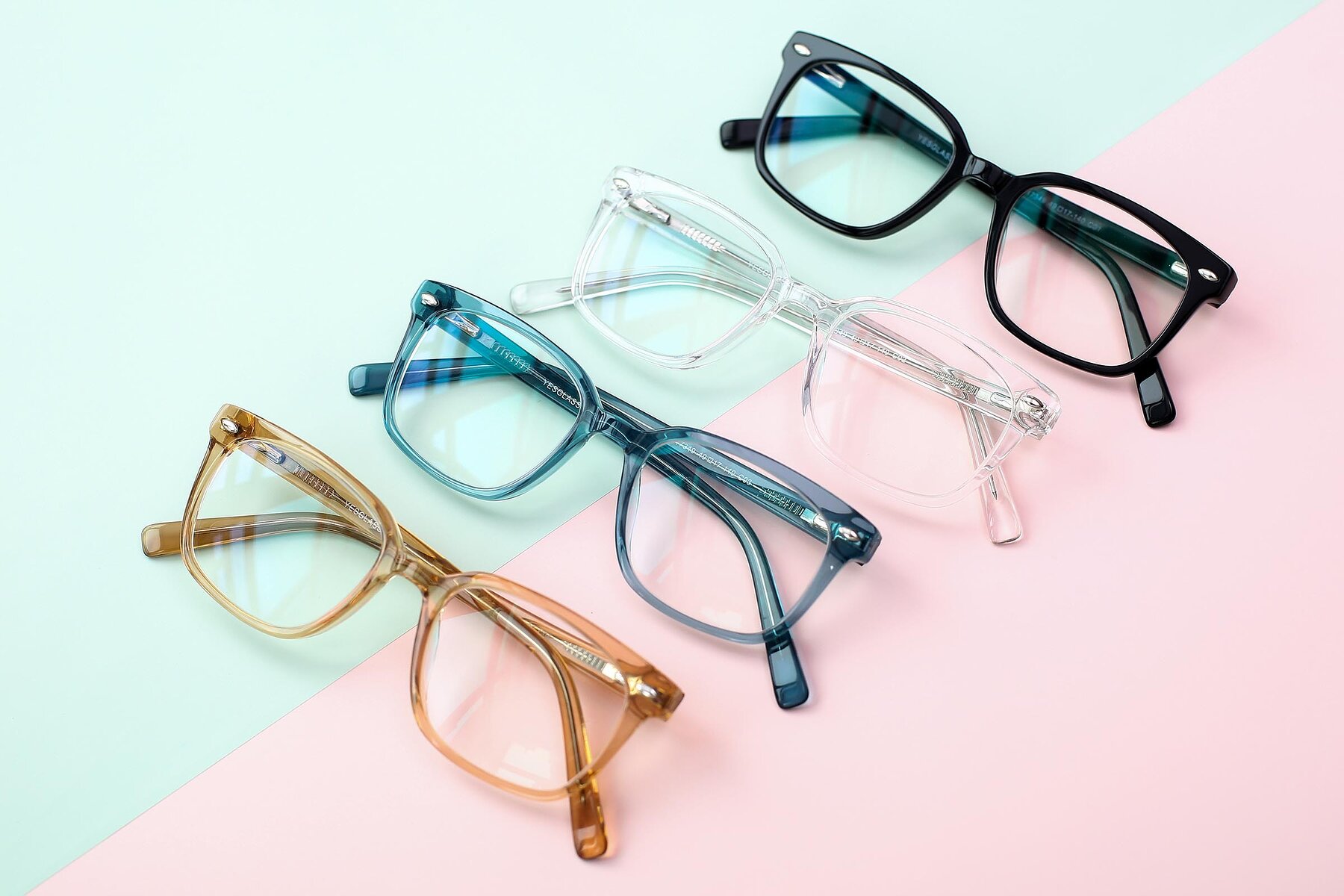 Lifestyle photography #4 of 17349 in Transparent Cyan with Clear Eyeglass Lenses