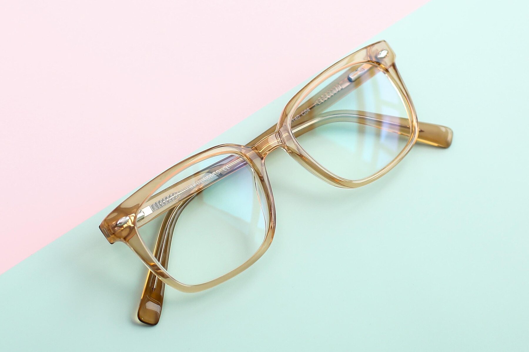 Lifestyle photography #1 of 17349 in Transparent Caramel with Clear Reading Eyeglass Lenses