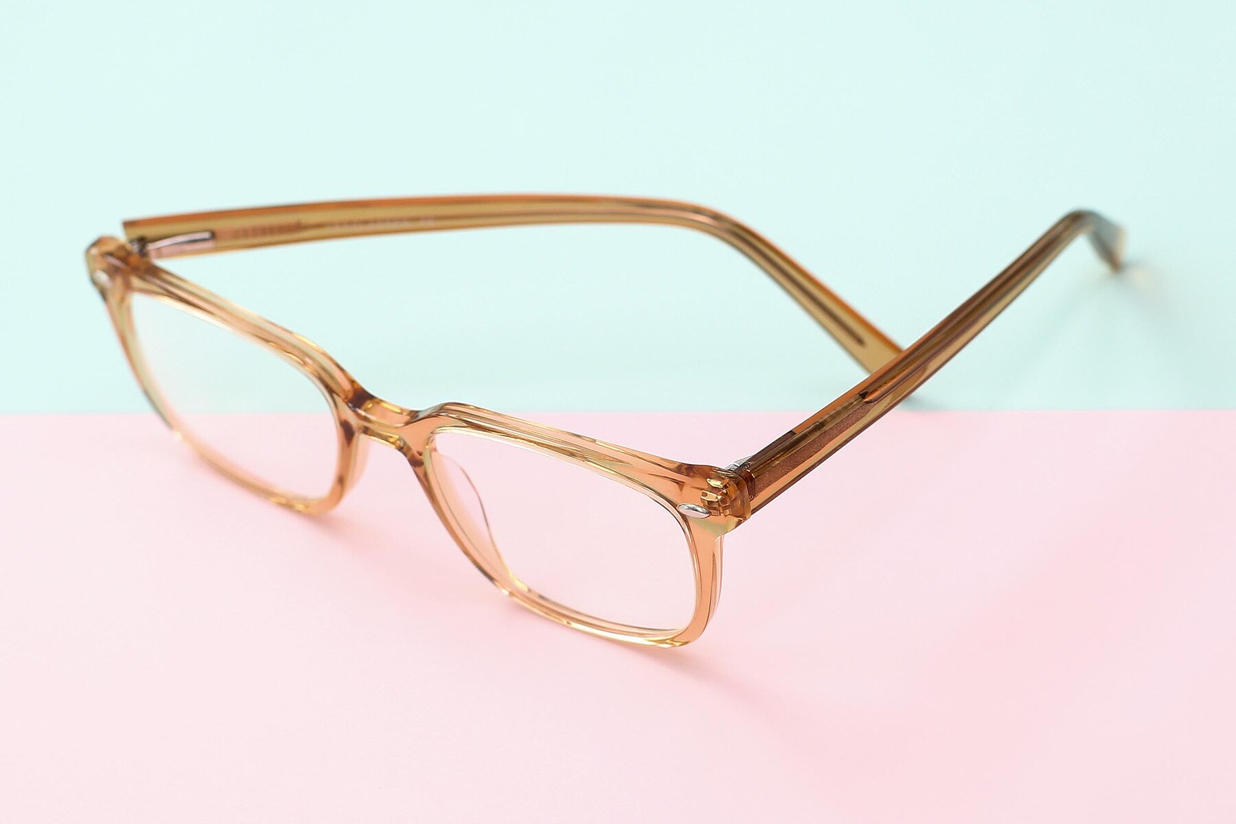 Lifestyle photography #2 of 17349 in Transparent Caramel with Clear Reading Eyeglass Lenses