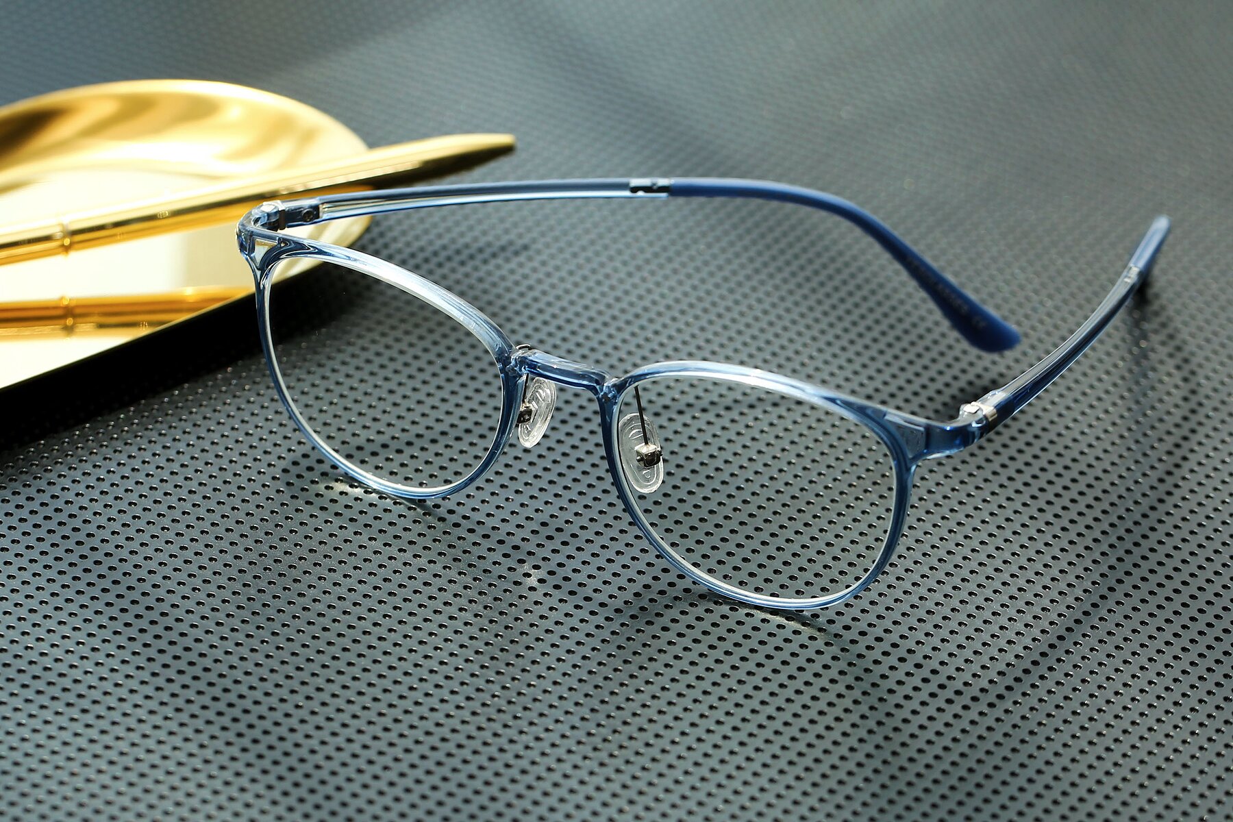 Lifestyle photography #2 of S3008 in Transparent Blue with Clear Eyeglass Lenses