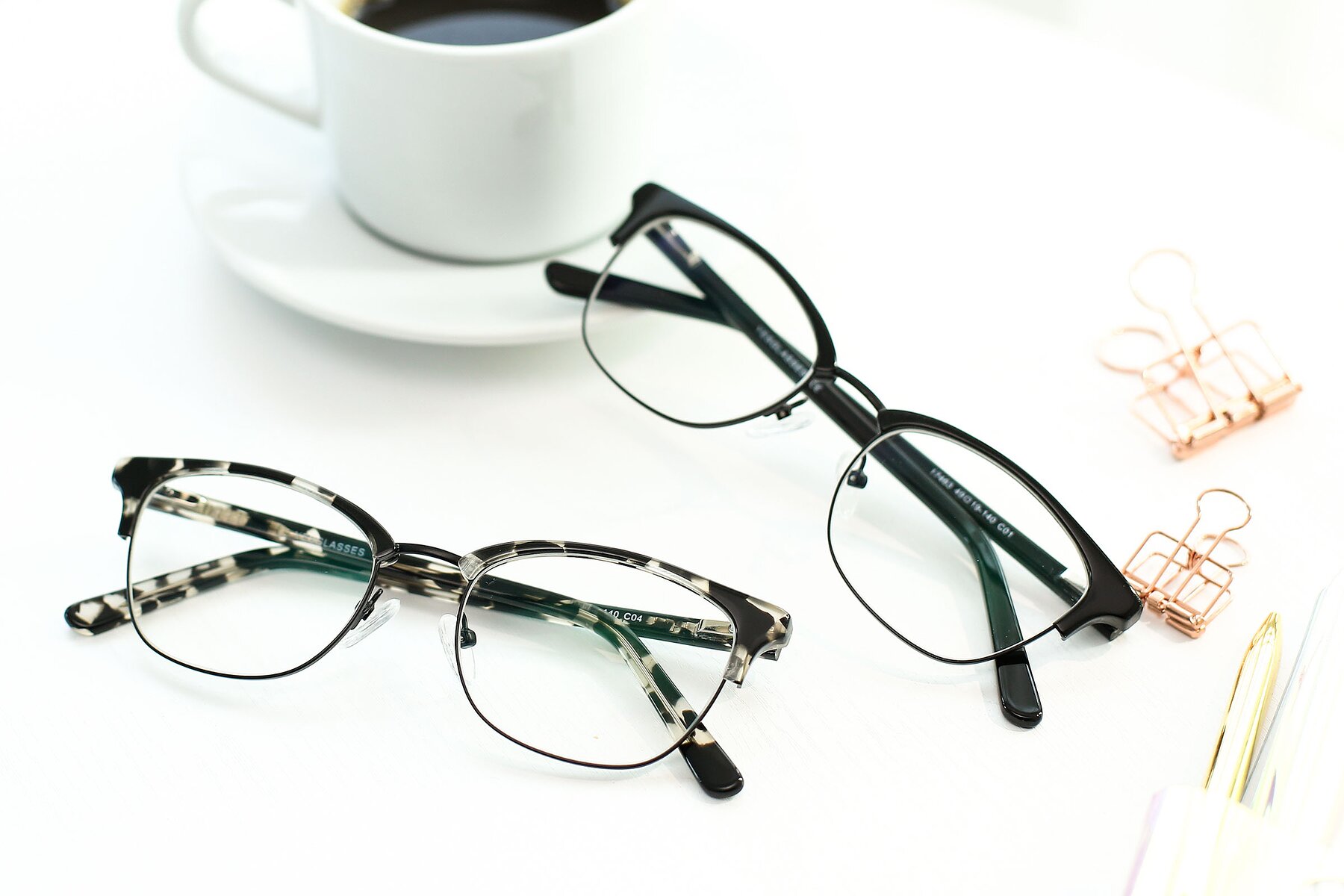 Lifestyle photography #4 of 17463 in Black-Tortoise with Clear Reading Eyeglass Lenses