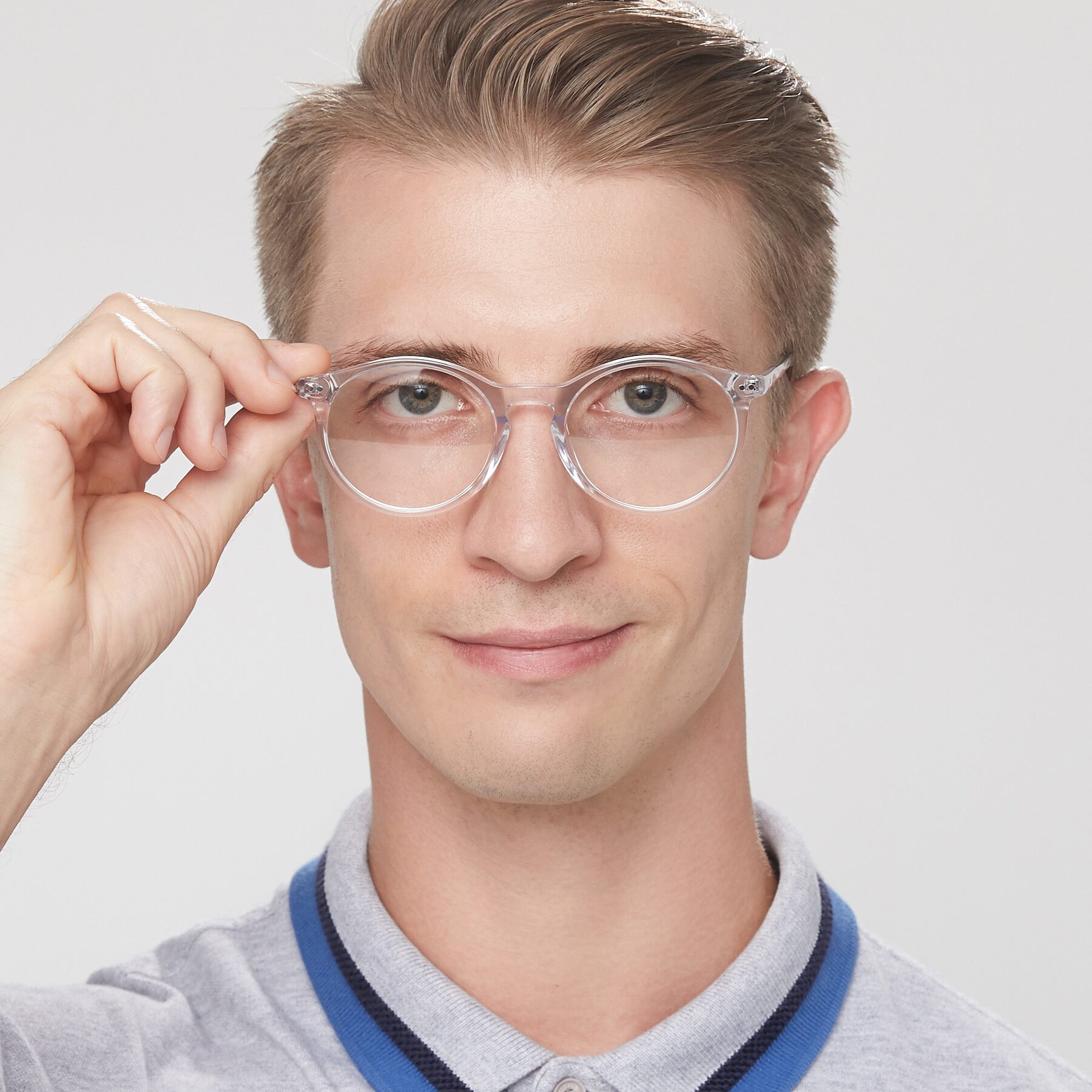 Men's lifestyle photography of Echo in Clear with Clear Eyeglass Lenses