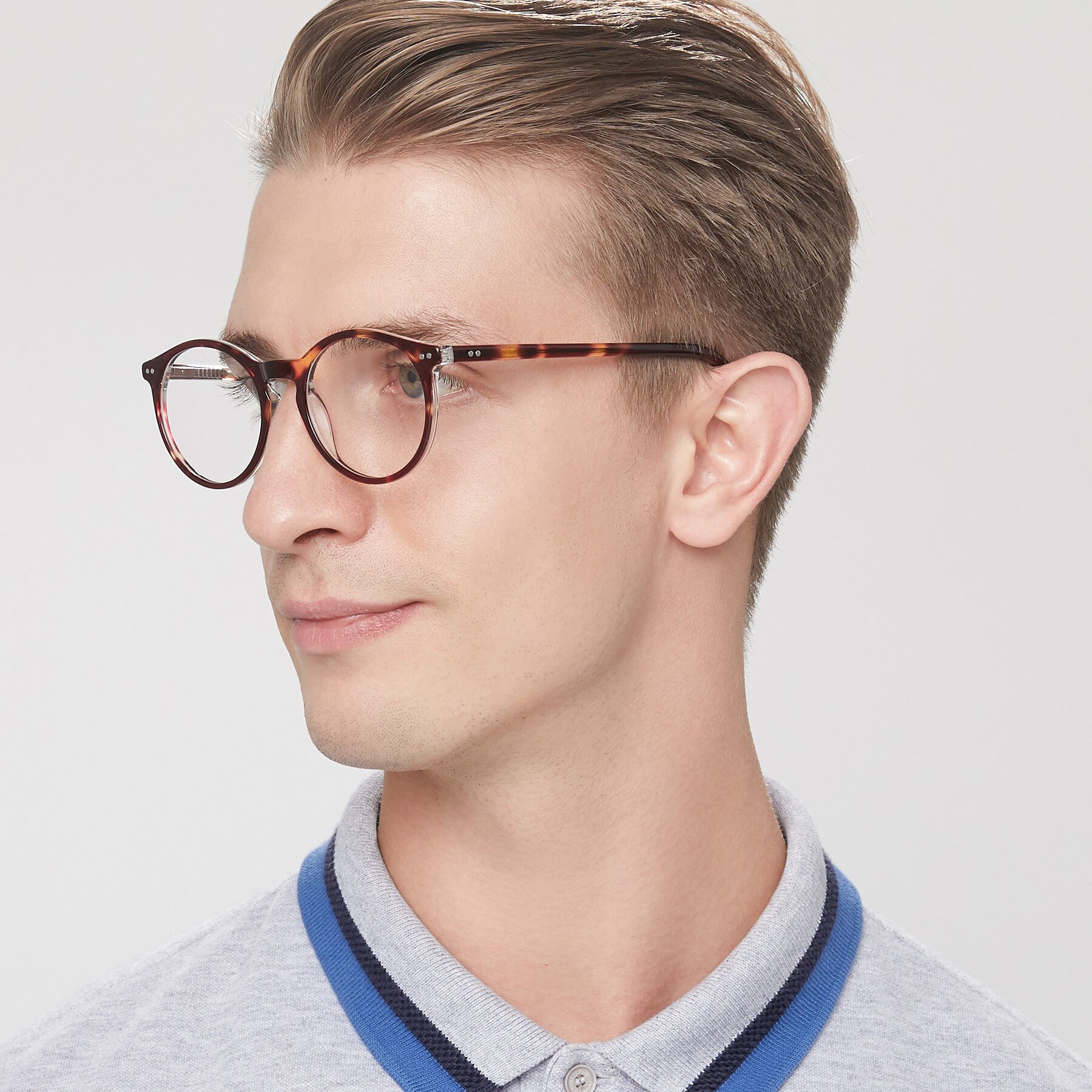 Men's lifestyle photography of Echo in Tortoise-Clear with Clear Reading Eyeglass Lenses