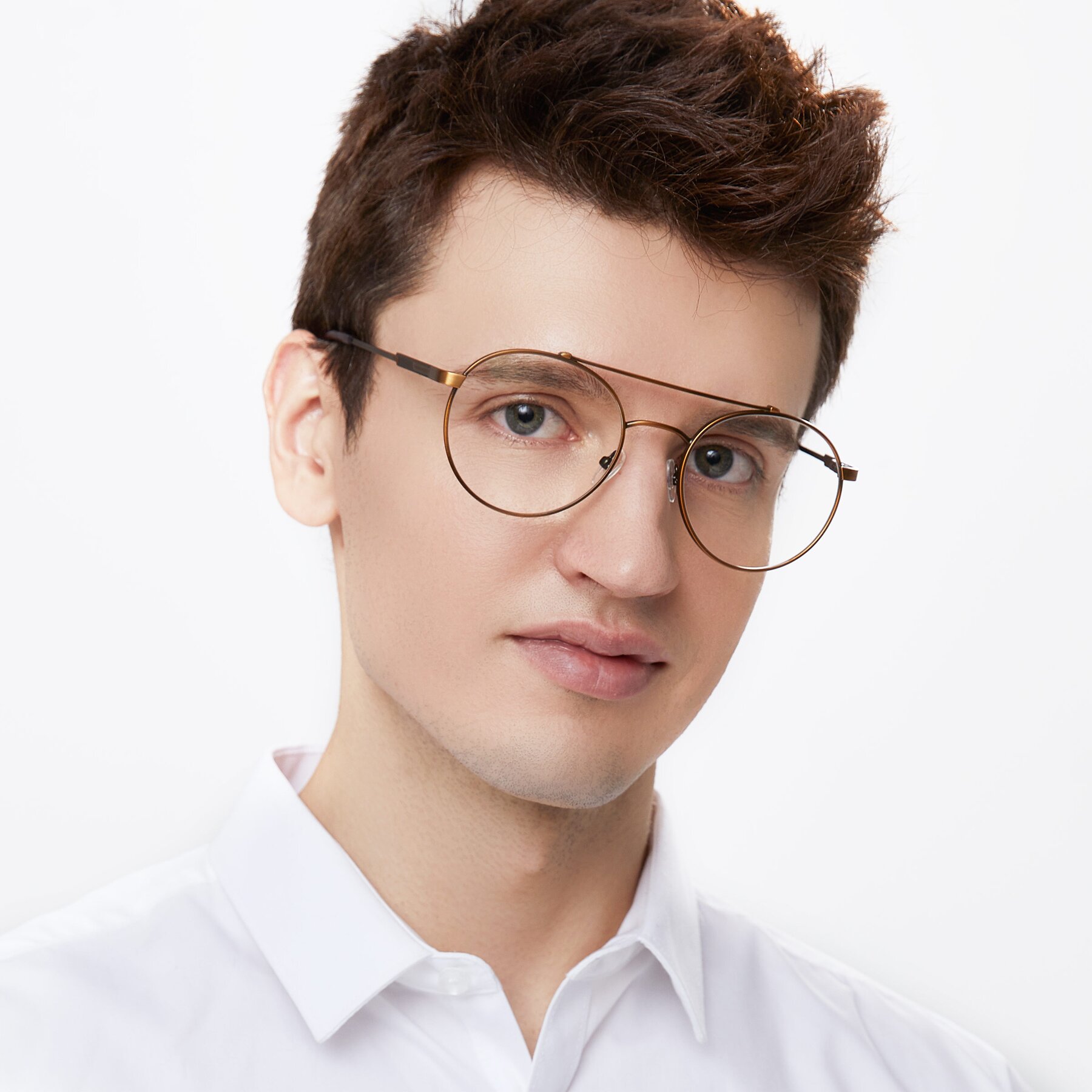 Men's lifestyle photography of 9490 in Antique Bronze with Clear Eyeglass Lenses