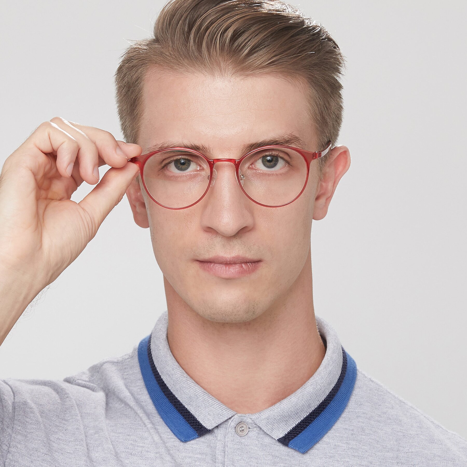 Men's lifestyle photography of S7027 in Transparent Red with Clear Blue Light Blocking Lenses
