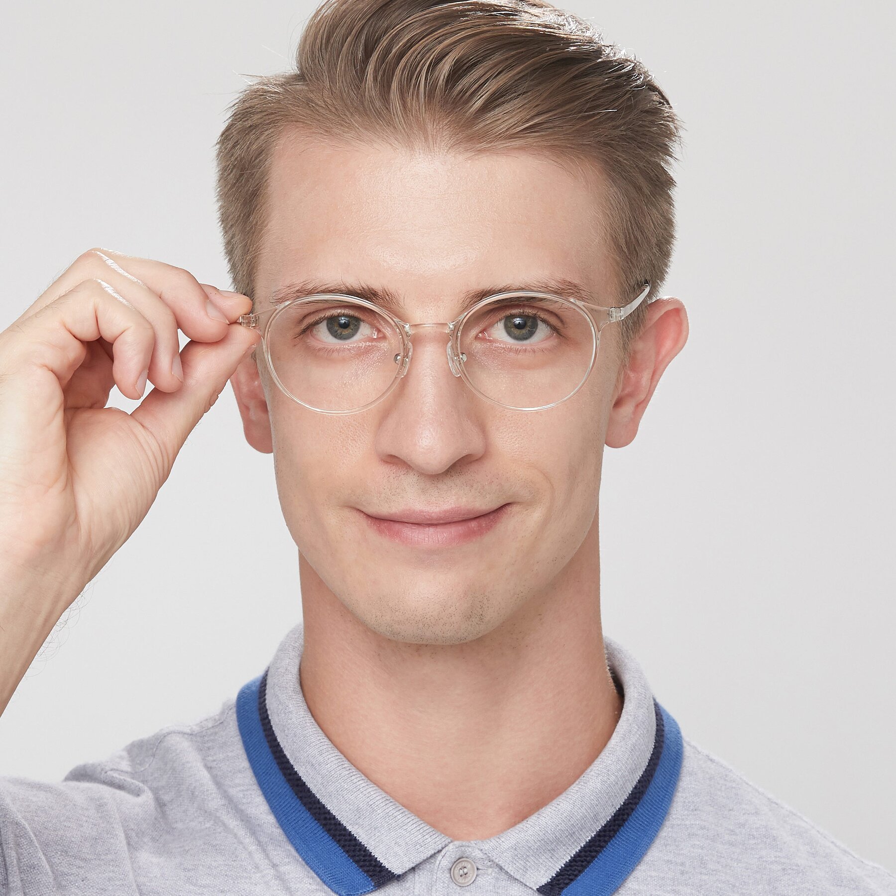 Men's lifestyle photography of S7039 in Clear with Clear Blue Light Blocking Lenses