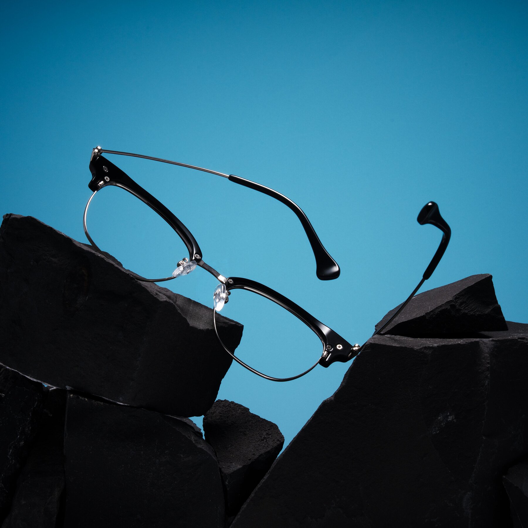 Lifestyle photography #2 of Obrien in Black/Sliver with Clear Eyeglass Lenses