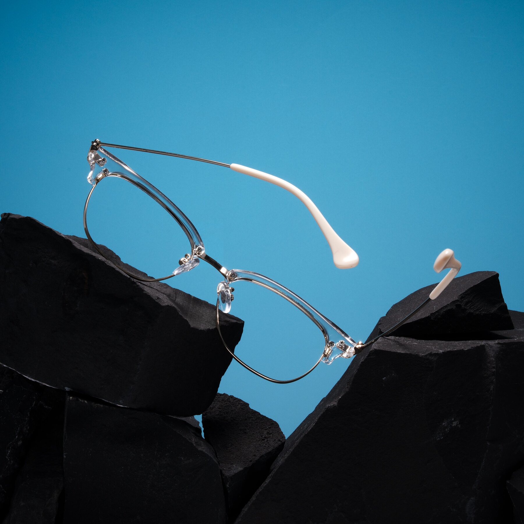 Lifestyle photography #2 of Obrien in Clear/Gold with Clear Eyeglass Lenses