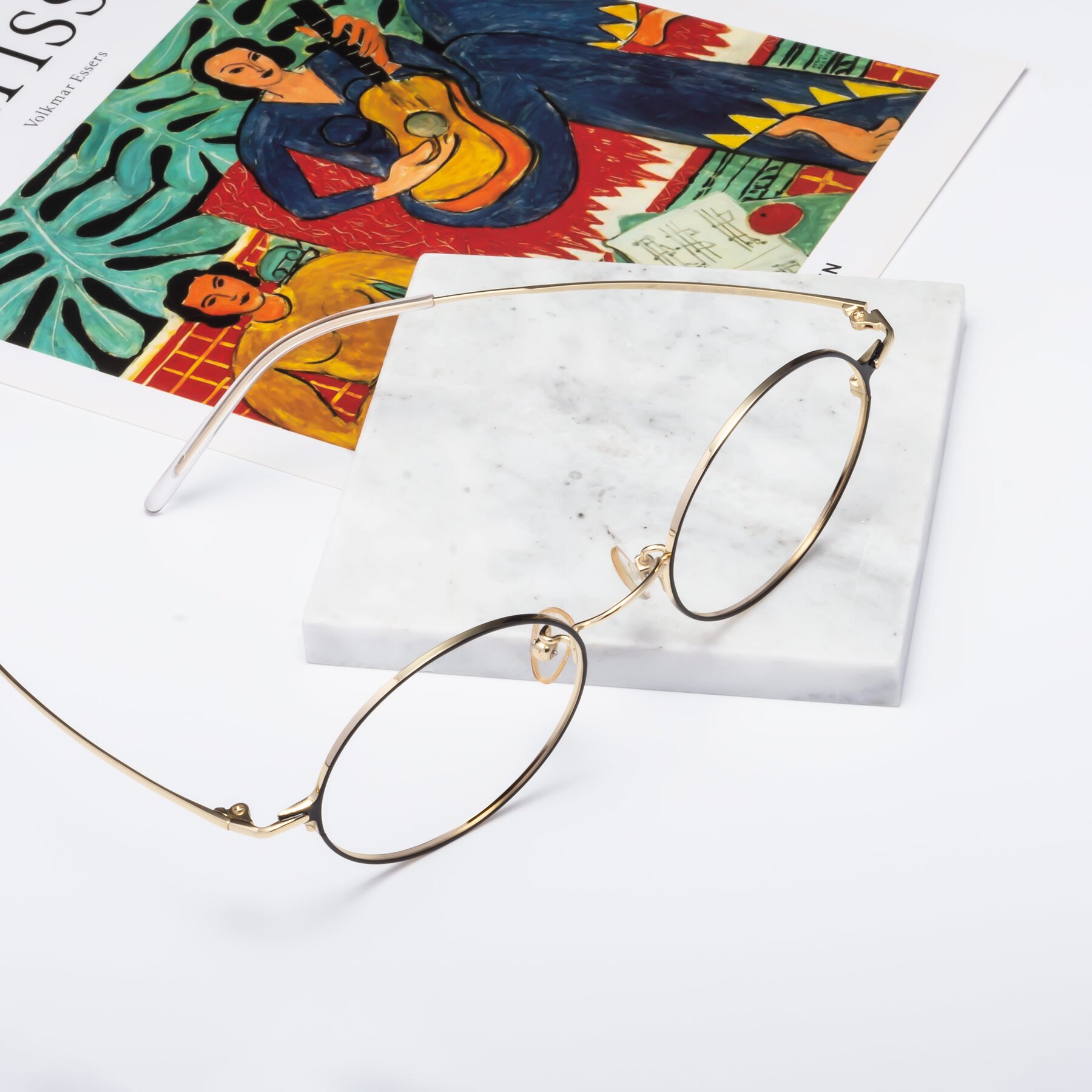 Lifestyle photography #2 of 18009 in Black-Gold with Clear Reading Eyeglass Lenses