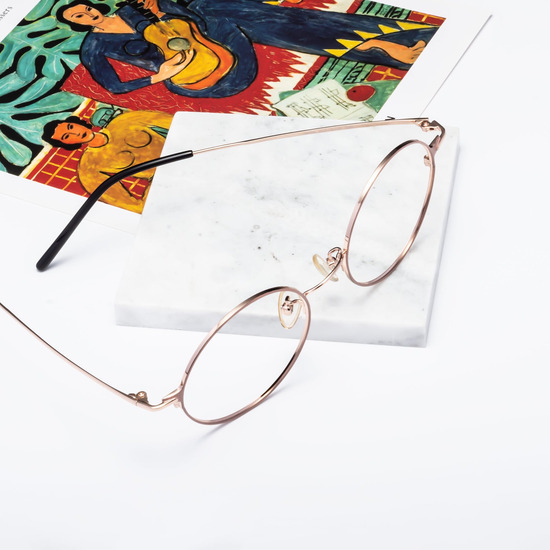 Lifestyle photography #2 of 18009 in Pink-Gold with Clear Reading Eyeglass Lenses