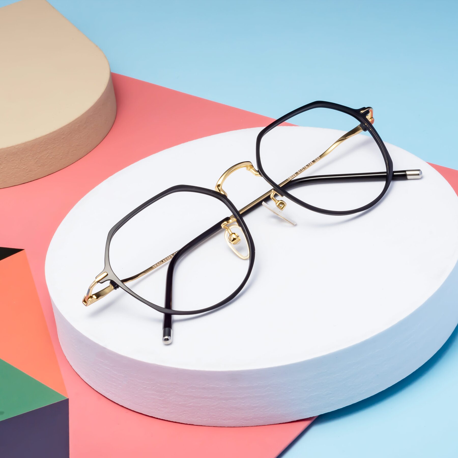 Lifestyle photography #1 of 18023 in Black-Gold with Clear Eyeglass Lenses