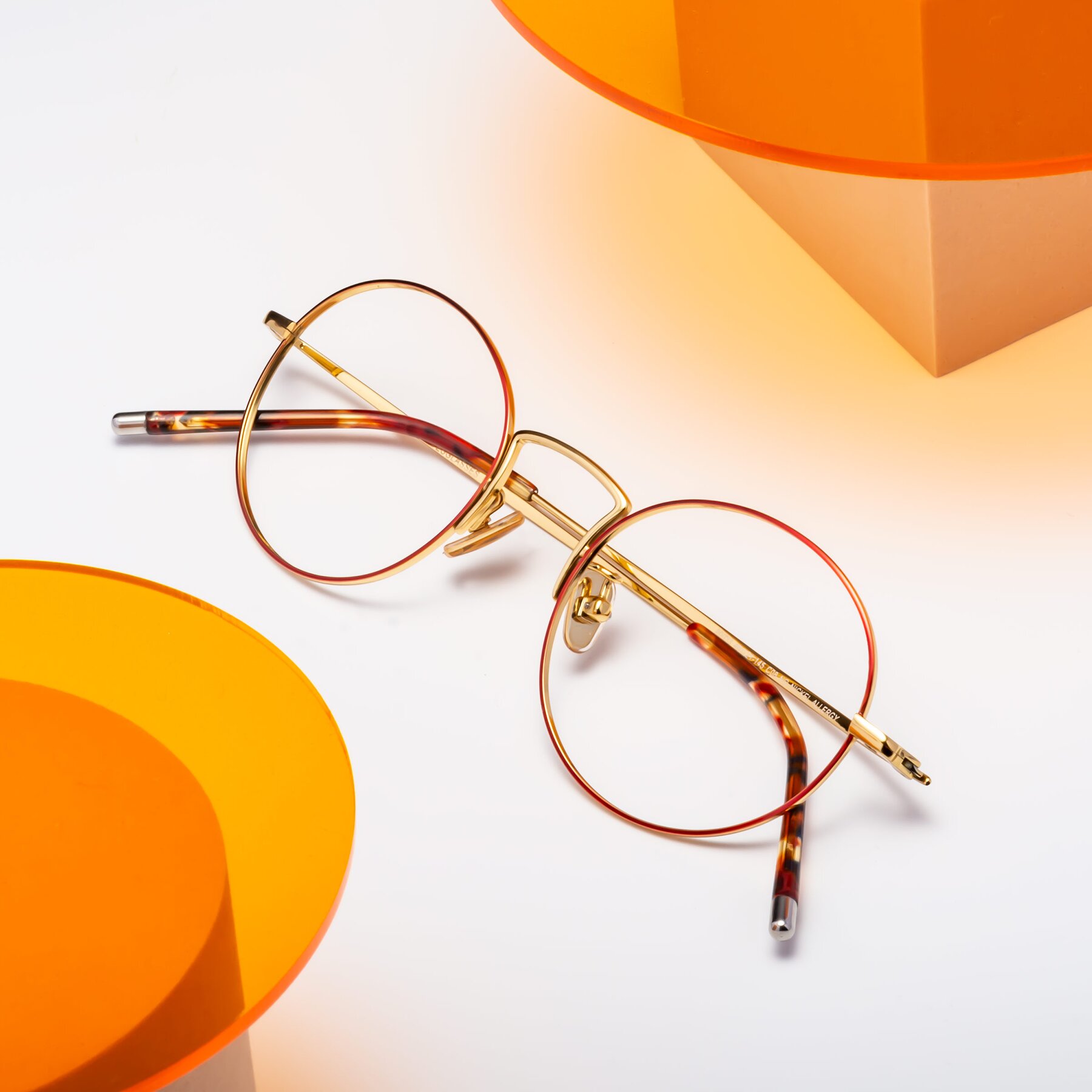 Lifestyle photography #1 of 80033 in Wine-Gold with Clear Eyeglass Lenses