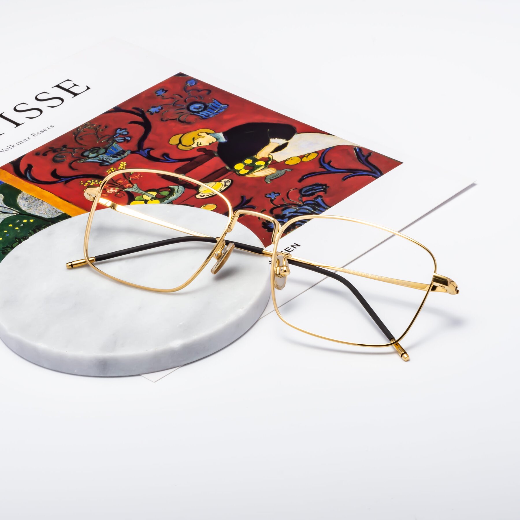 Lifestyle photography #1 of 80052 in Gold with Clear Reading Eyeglass Lenses