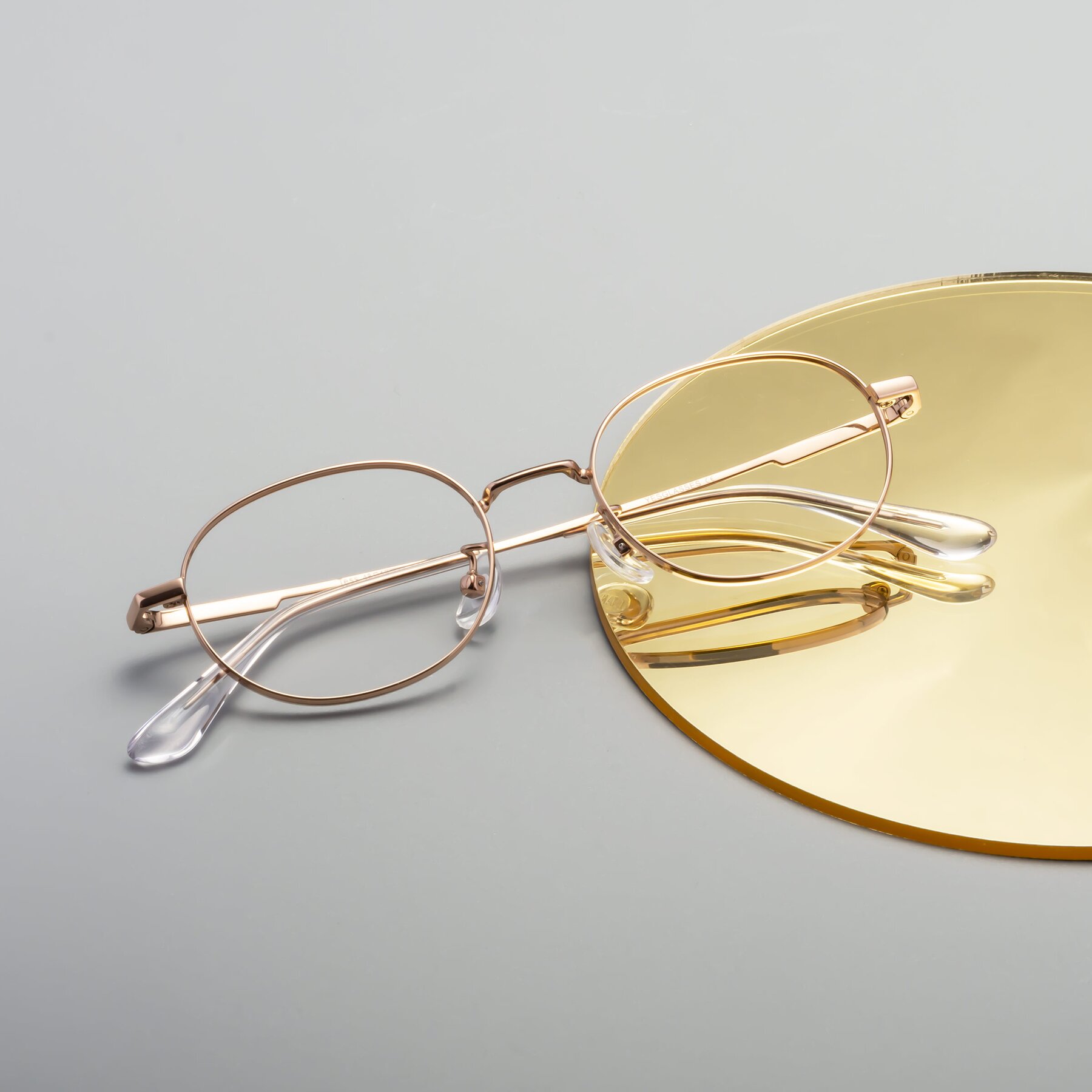 Lifestyle photography #1 of Tess in Gold with Clear Eyeglass Lenses