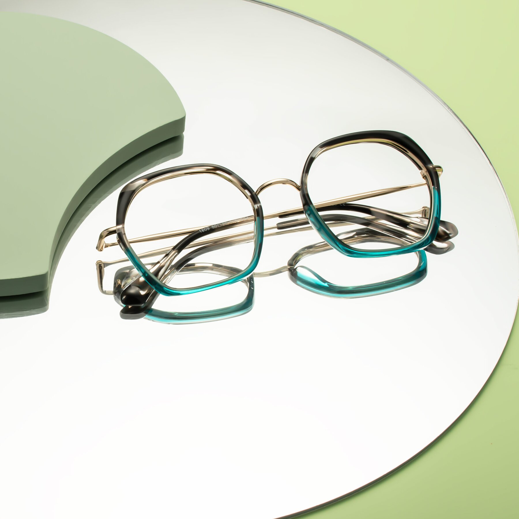 Lifestyle photography #2 of Apollo in Tortoise-Green with Clear Reading Eyeglass Lenses