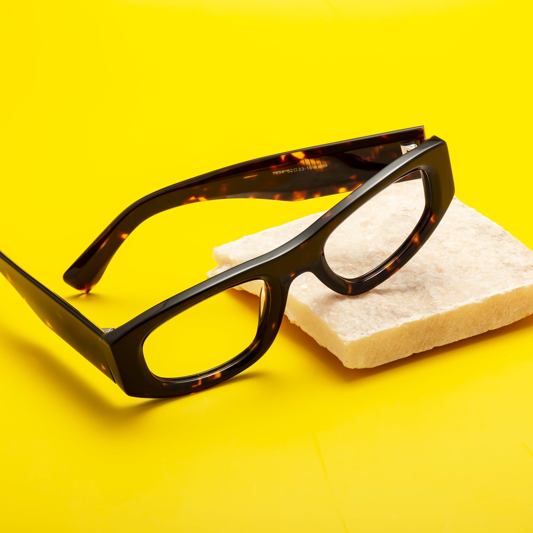 Lifestyle photography #2 of Elm in Tortoise with Clear Eyeglass Lenses