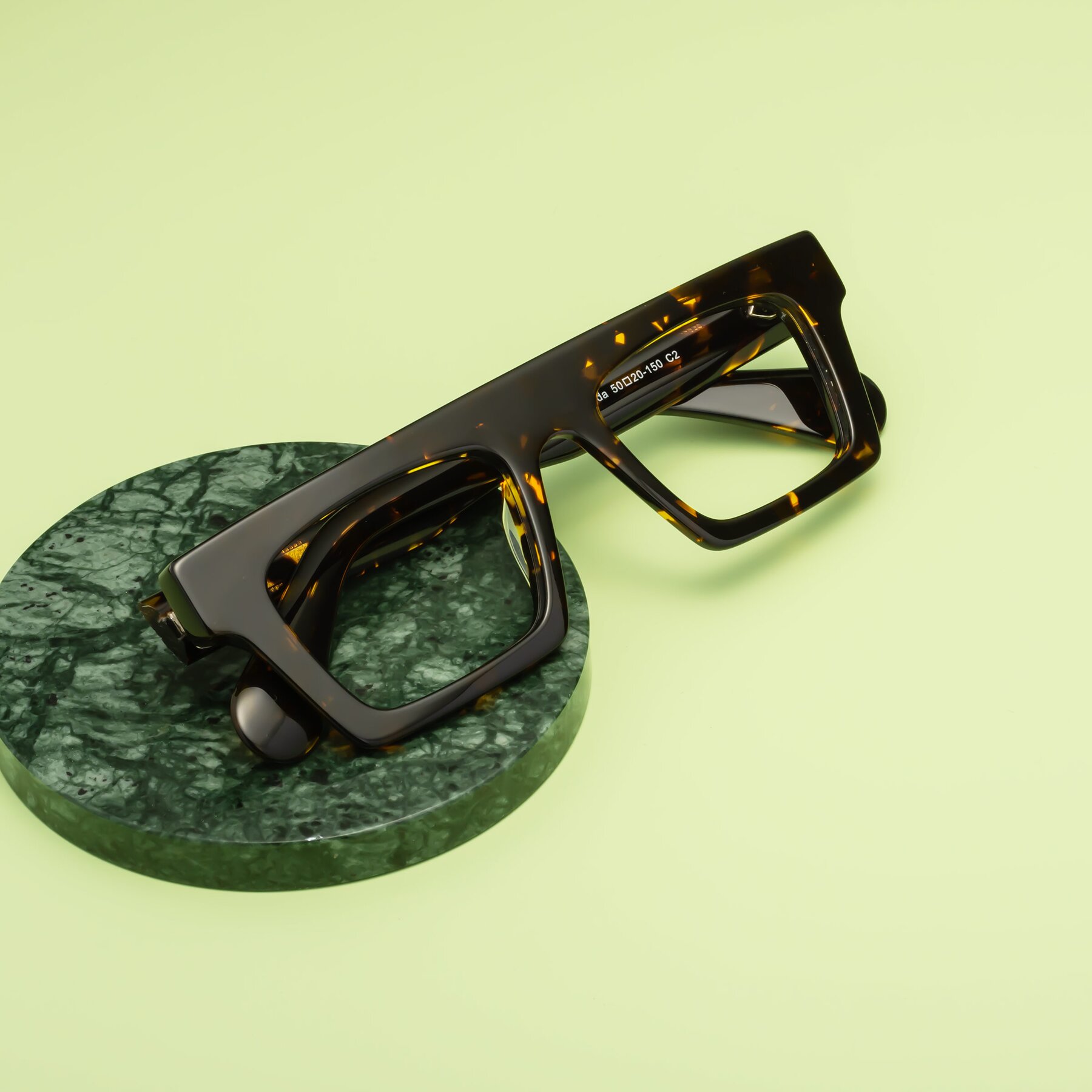Lifestyle photography #1 of Senda in Tortoise with Clear Eyeglass Lenses