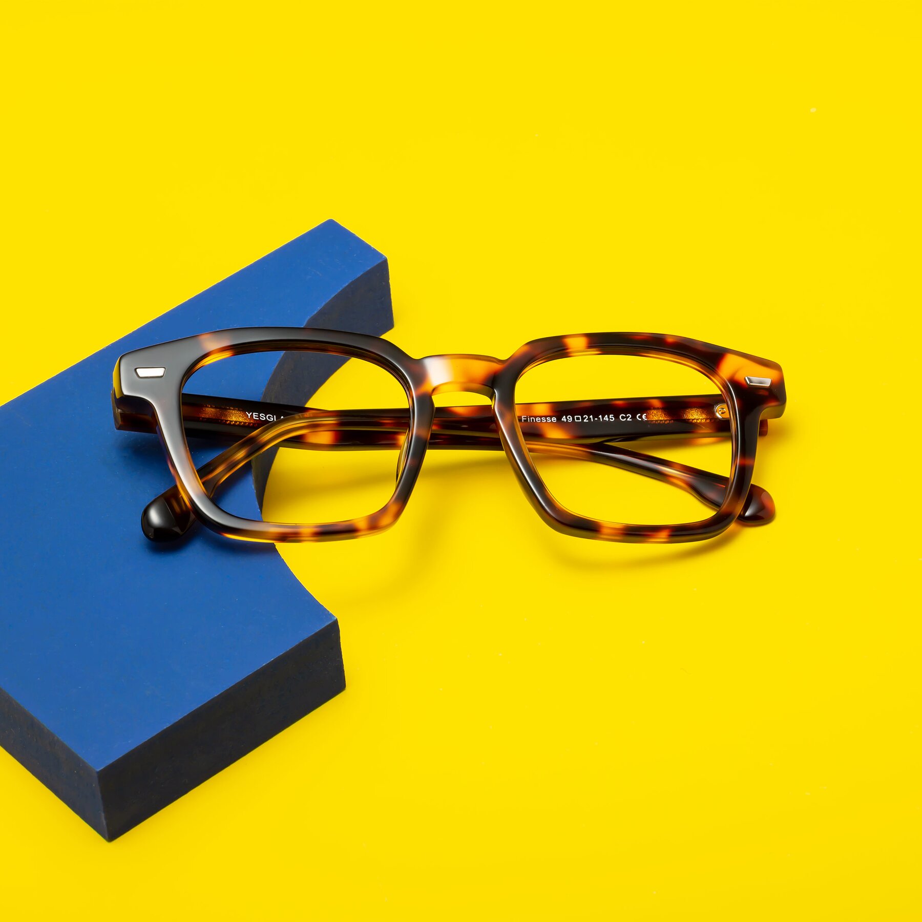 Lifestyle photography #1 of Finesse in Tortoise with Clear Blue Light Blocking Lenses