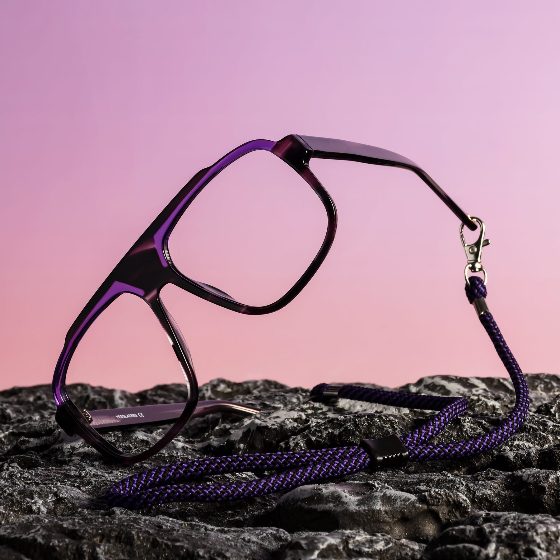 Lifestyle photography #1 of kong in Twilight Striped with Clear Eyeglass Lenses