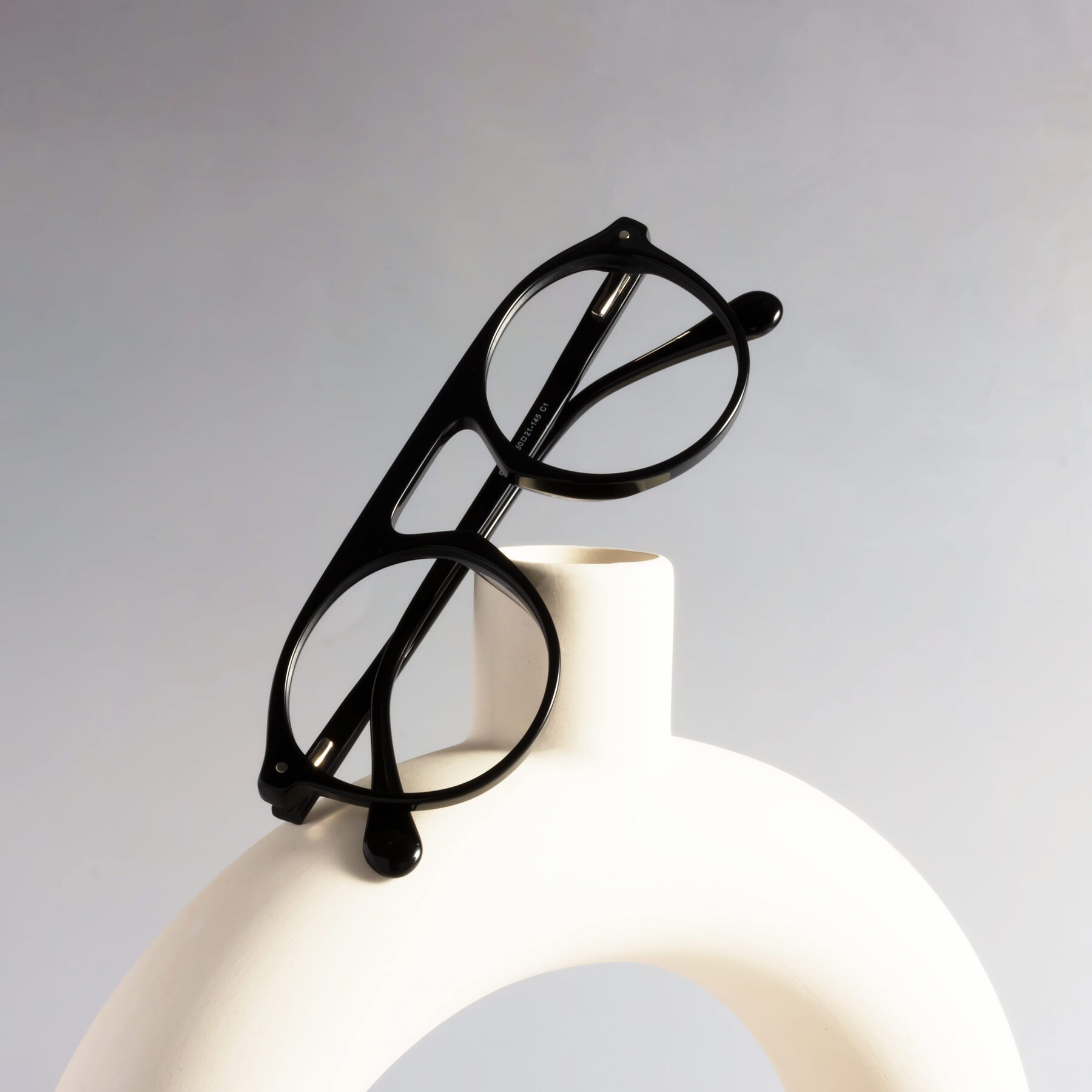 Lifestyle photography #1 of Gardon in Black with Clear Eyeglass Lenses