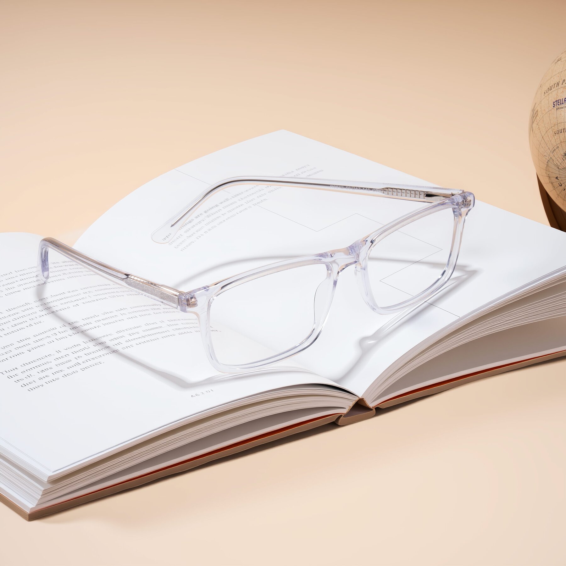 Lifestyle photography #2 of Plan in Clear with Clear Eyeglass Lenses