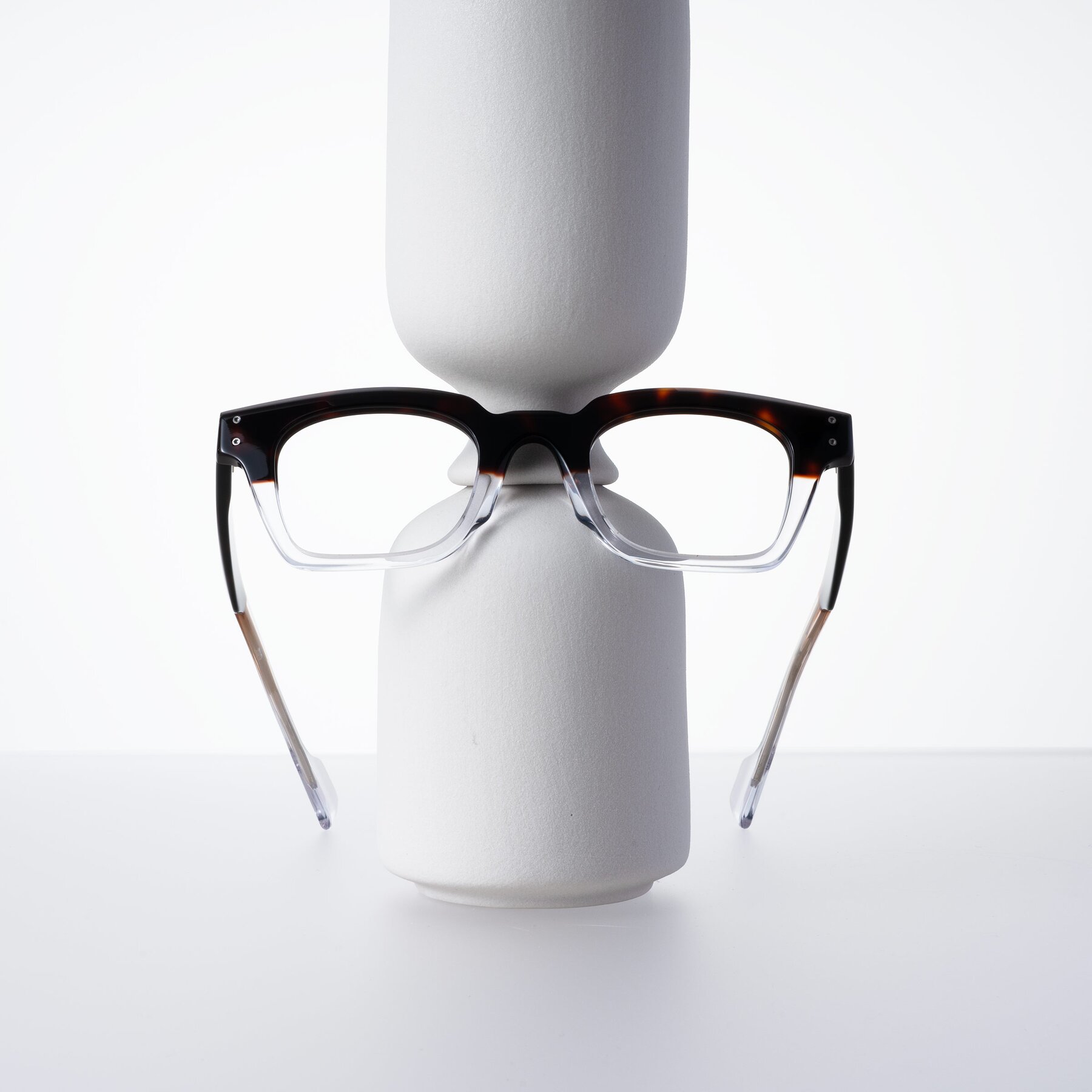 Lifestyle photography #1 of Perez in Dark Tortoise/Clear with Clear Eyeglass Lenses