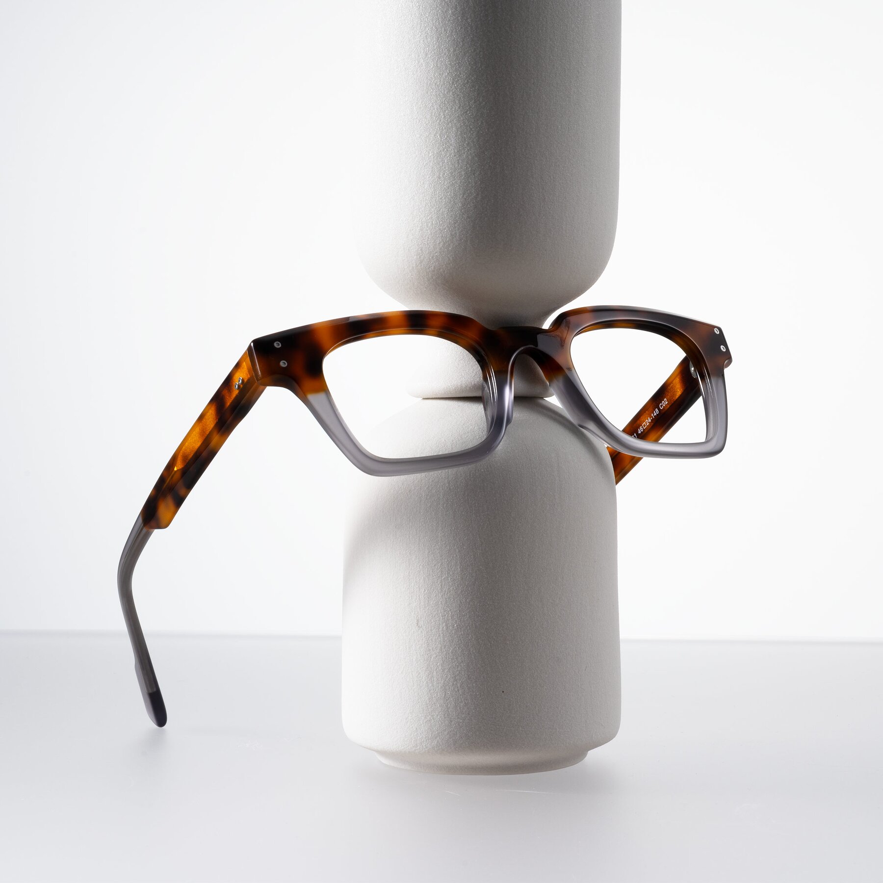 Lifestyle photography #2 of Perez in Tortoise/Gray with Clear Eyeglass Lenses