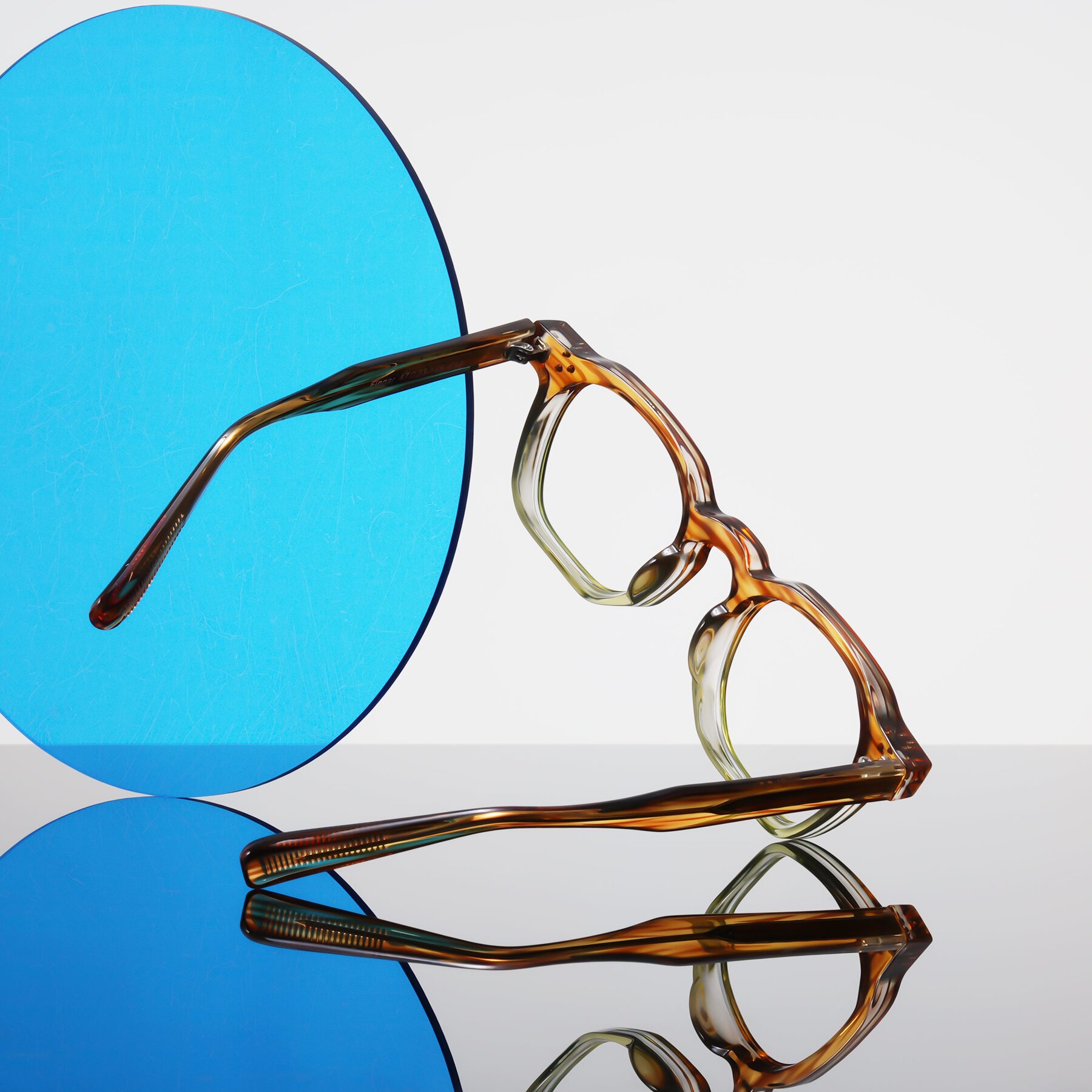 Lifestyle photography #1 of Fingar in Champagne Striped with Clear Eyeglass Lenses