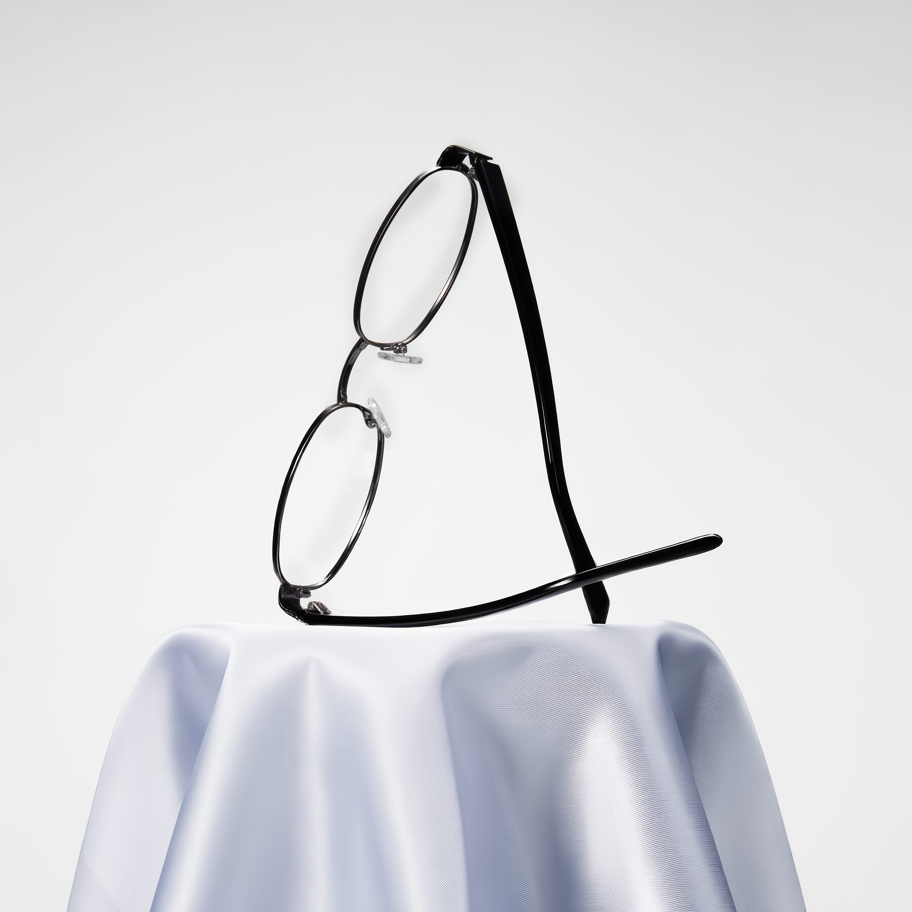 Lifestyle photography #1 of Selby in Gunmetal with Clear Eyeglass Lenses