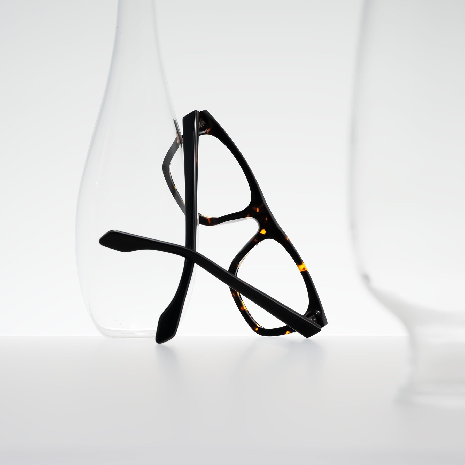 Lifestyle photography #2 of Nesse in Tortoise with Clear Eyeglass Lenses