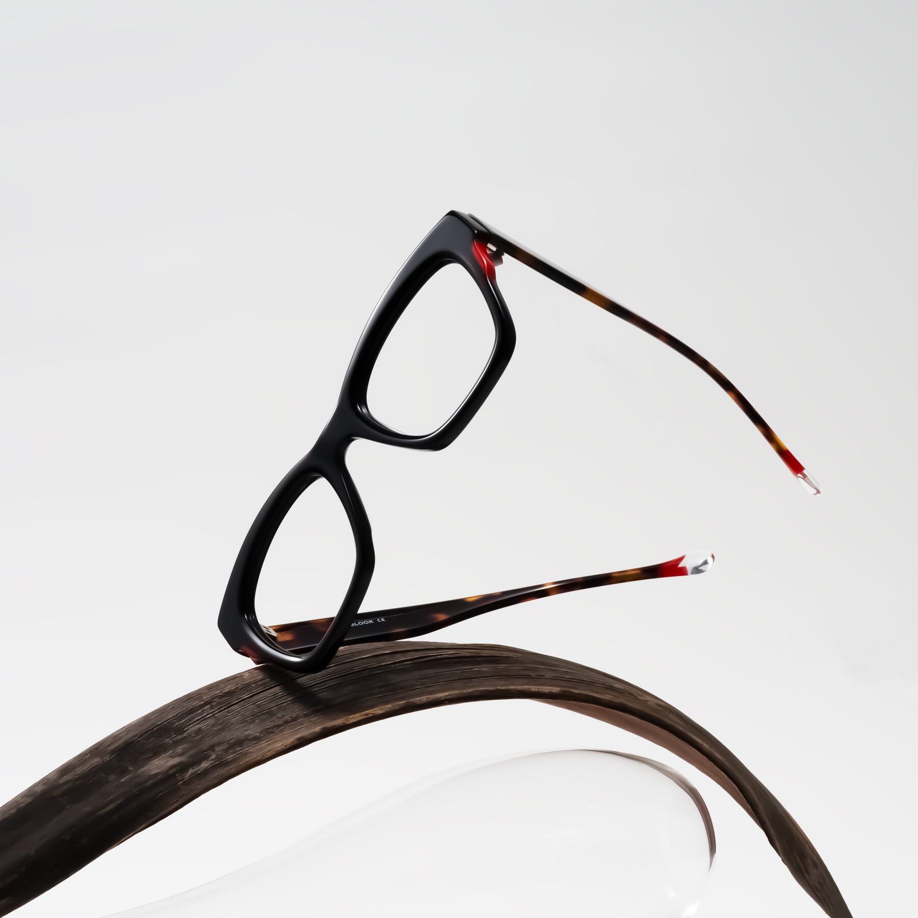 Lifestyle photography #1 of Yatole in Black/Tortoise with Clear Eyeglass Lenses