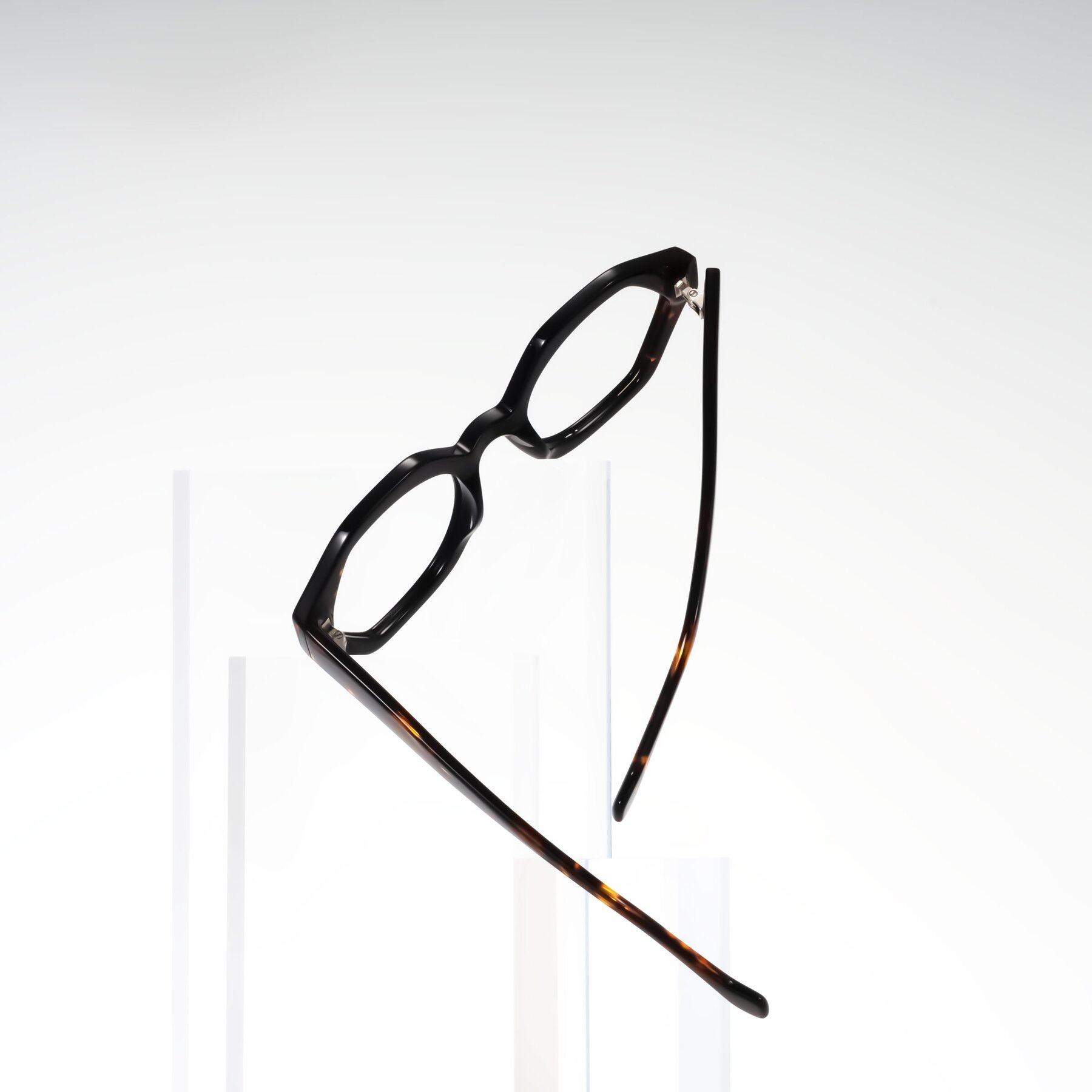 Lifestyle photography #2 of Kawa in Black/Tortoise with Clear Eyeglass Lenses