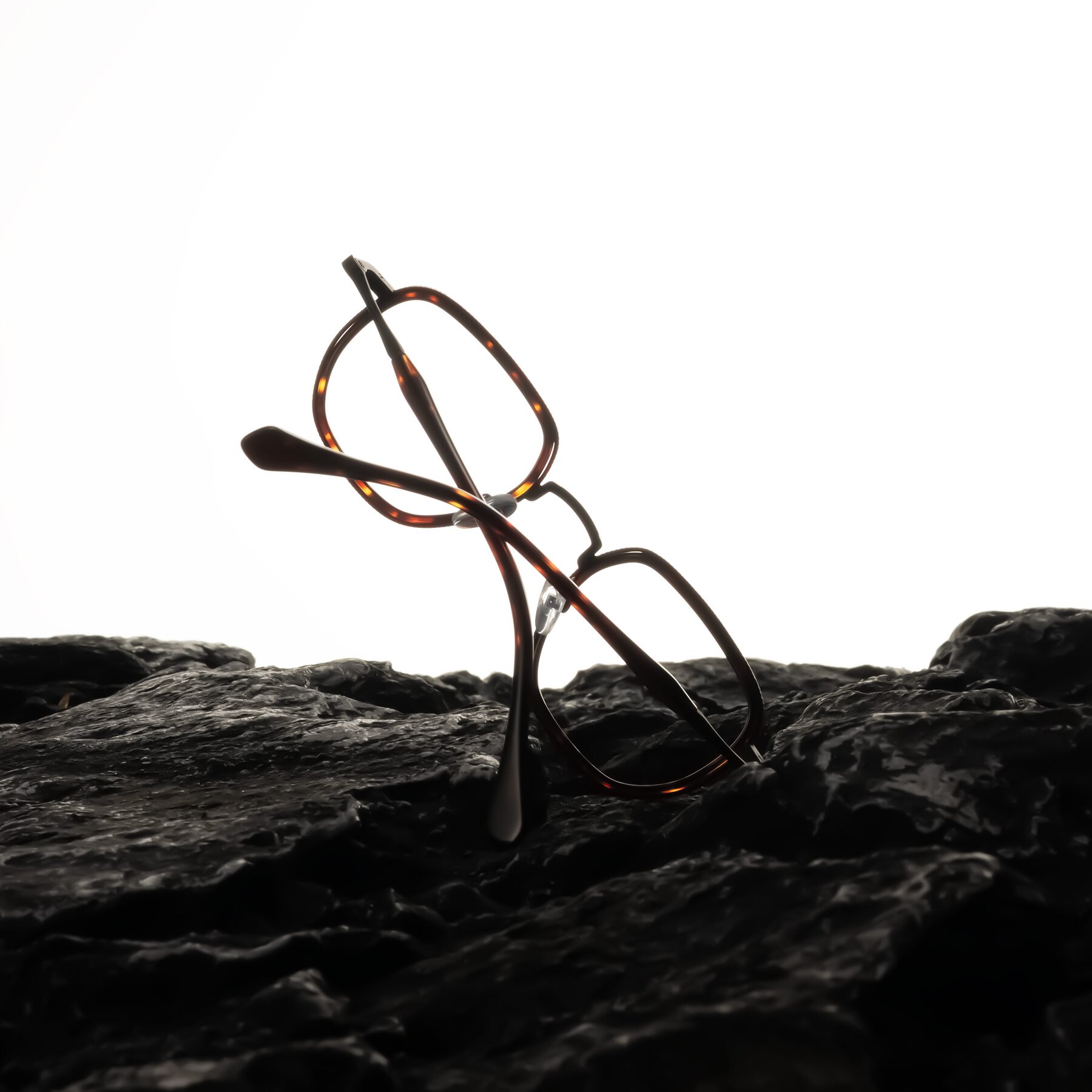 Lifestyle photography #1 of Hunter in Matte Black/Tortoise with Clear Eyeglass Lenses