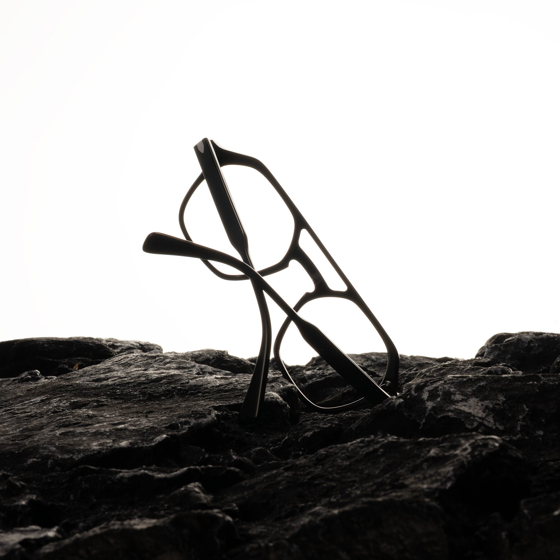Lifestyle photography #1 of Kibandou in Black with Clear Eyeglass Lenses