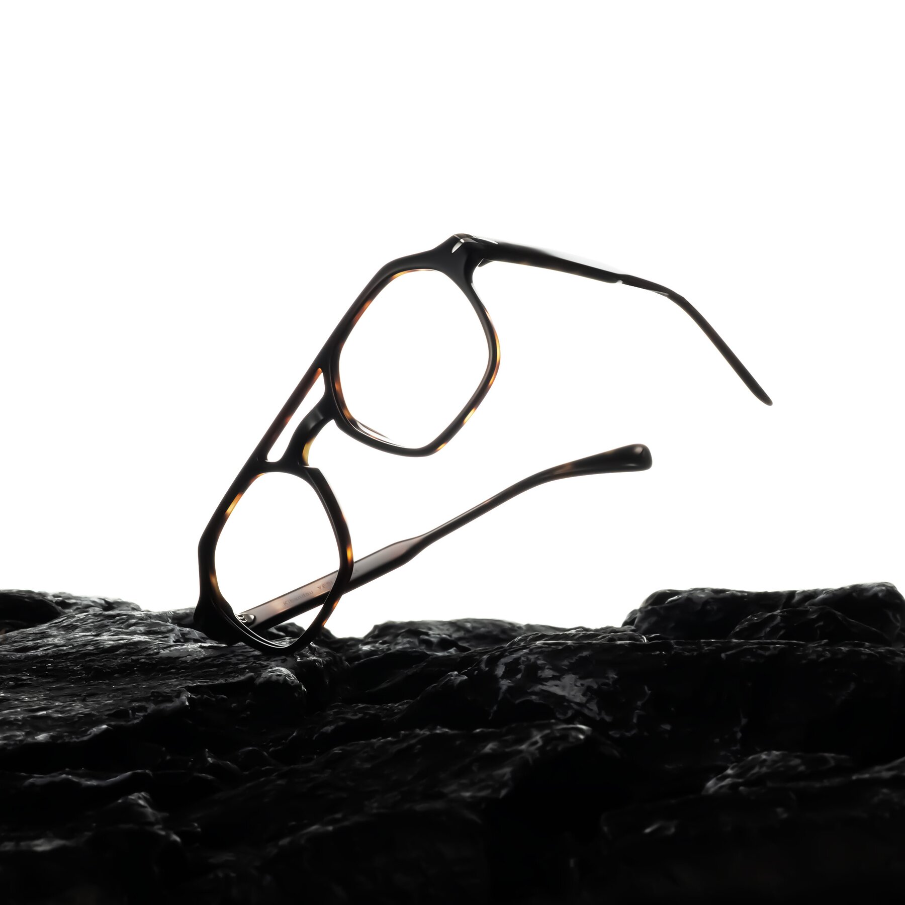 Lifestyle photography #1 of Kibandou in Black/Tortoise with Clear Eyeglass Lenses