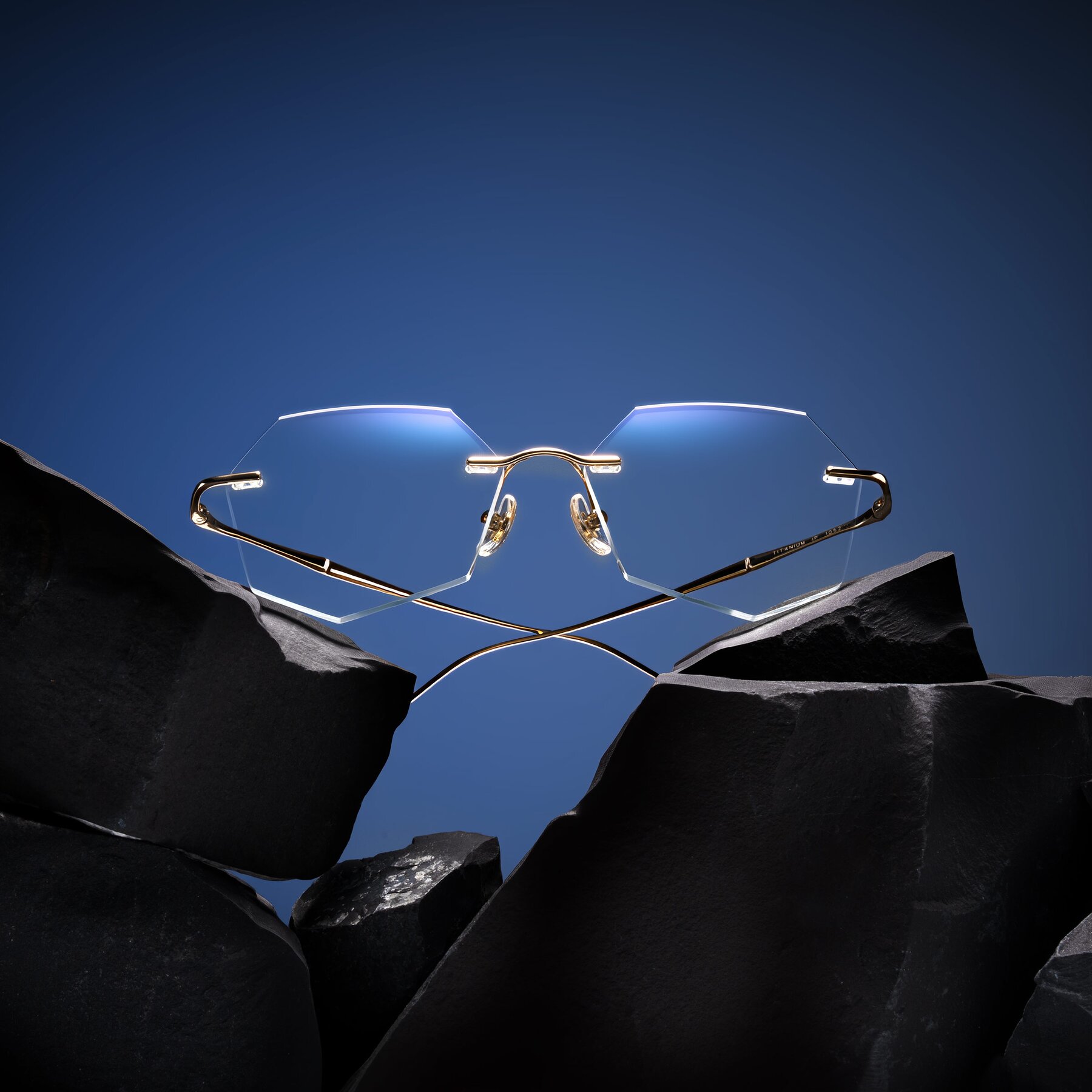 Lifestyle photography #1 of Edme in Gold with Clear Eyeglass Lenses