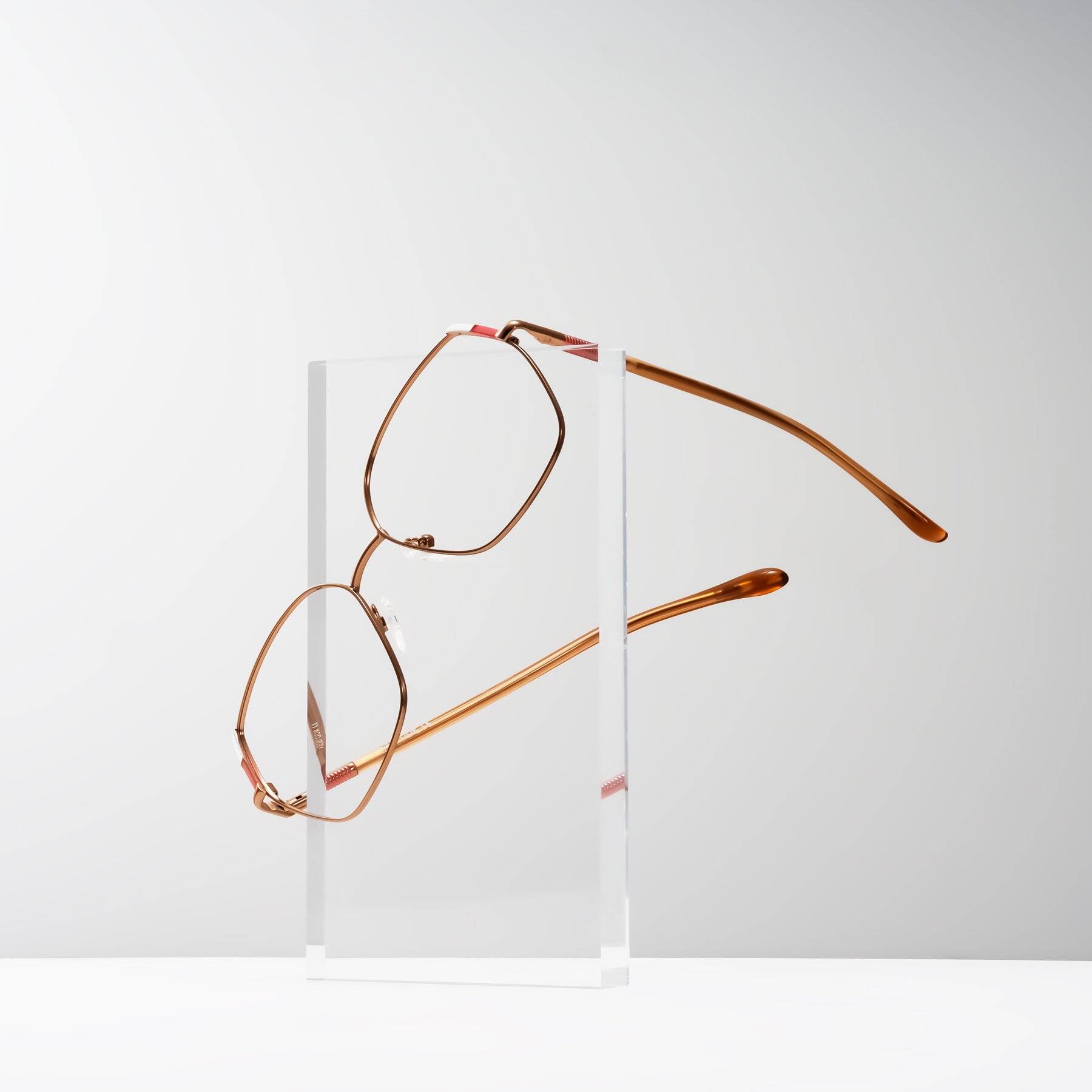 Lifestyle photography #1 of Suarie in Bronze/Brown with Clear Eyeglass Lenses