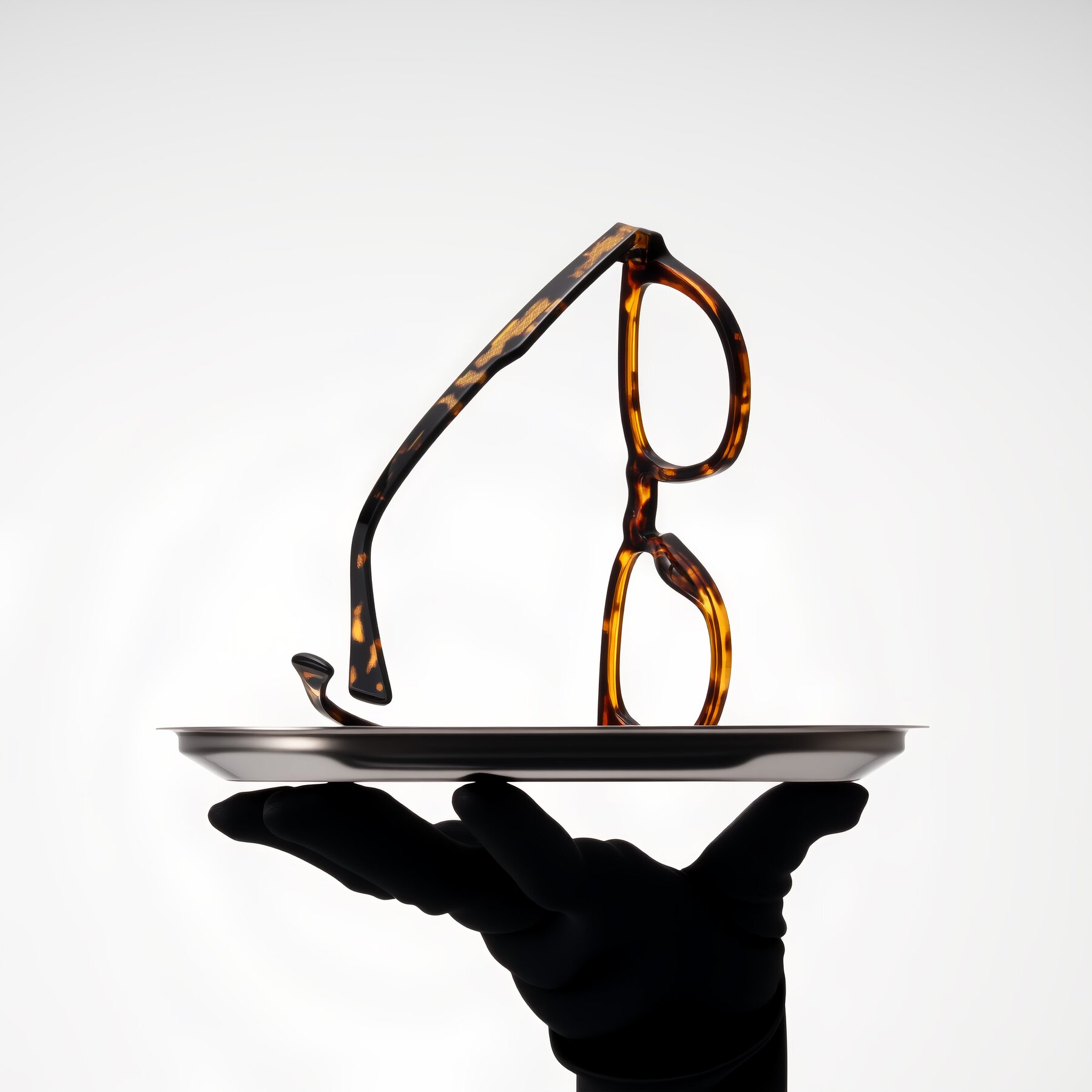 Lifestyle photography #2 of Iffer in Tortoise with Clear Eyeglass Lenses