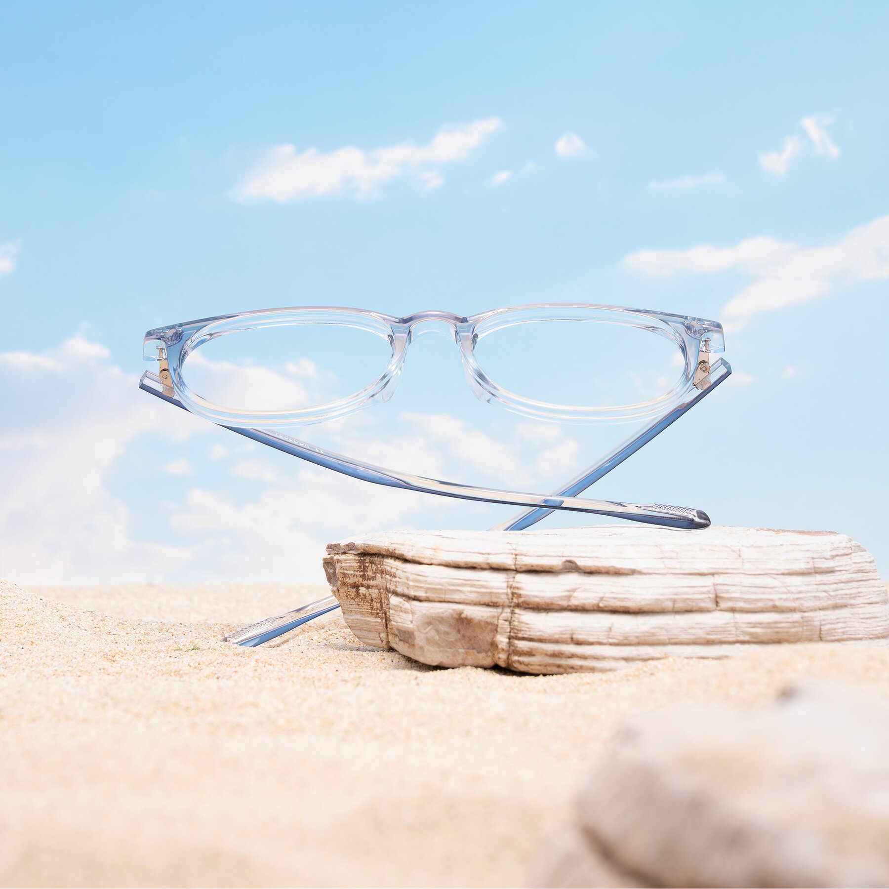 Lifestyle photography #1 of Pizarro in Crystal Gray/Champagne with Clear Eyeglass Lenses