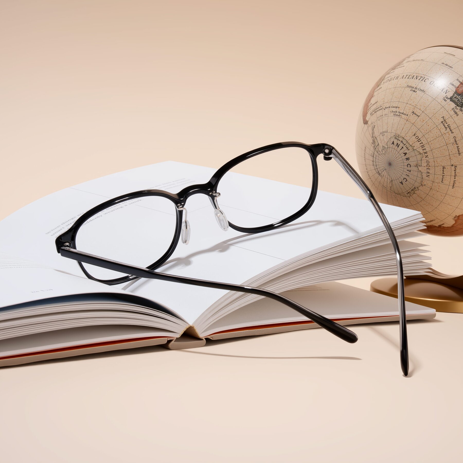 Lifestyle photography #1 of Sogge in Black with Clear Eyeglass Lenses