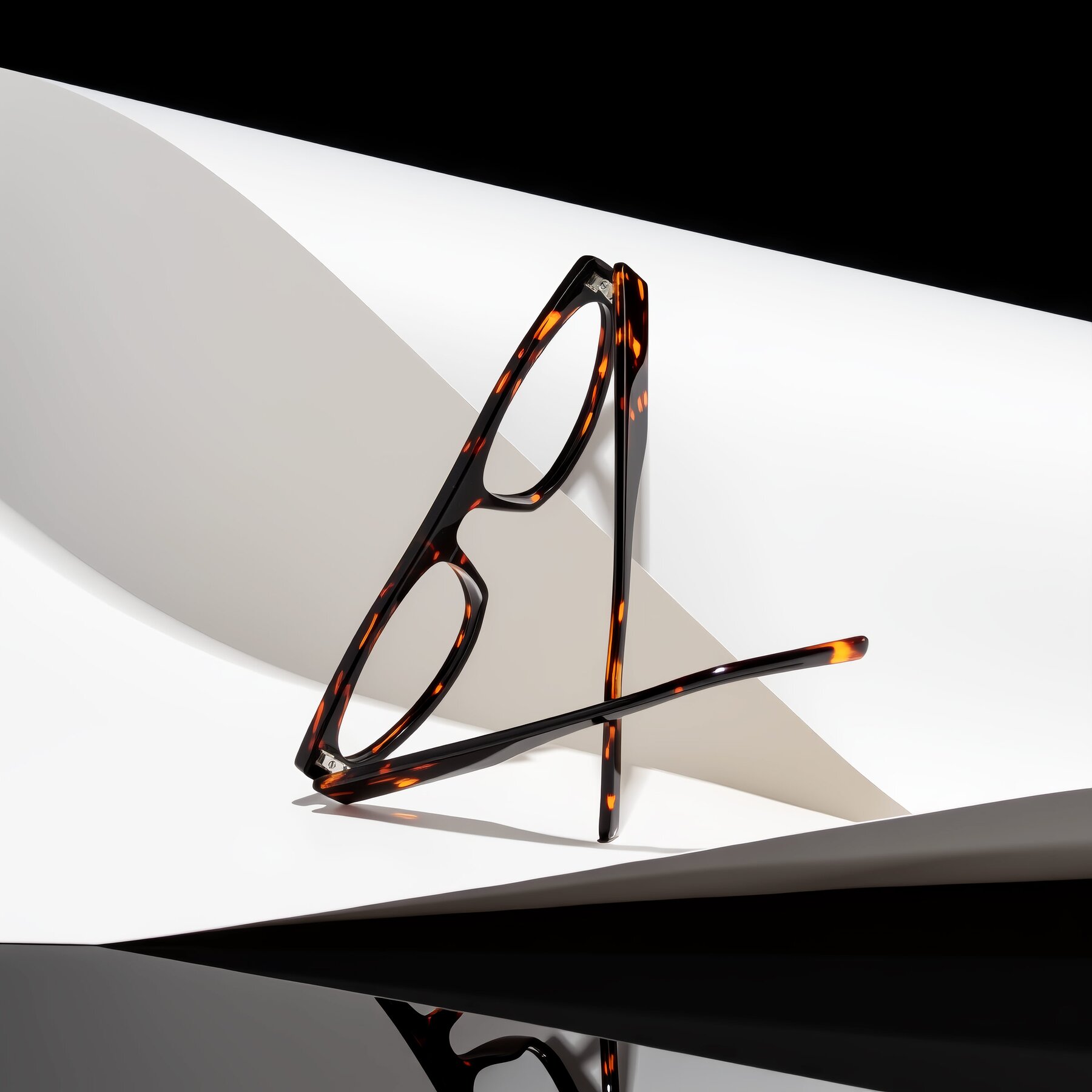 Lifestyle photography #2 of Carnew in Tortoise with Clear Reading Eyeglass Lenses