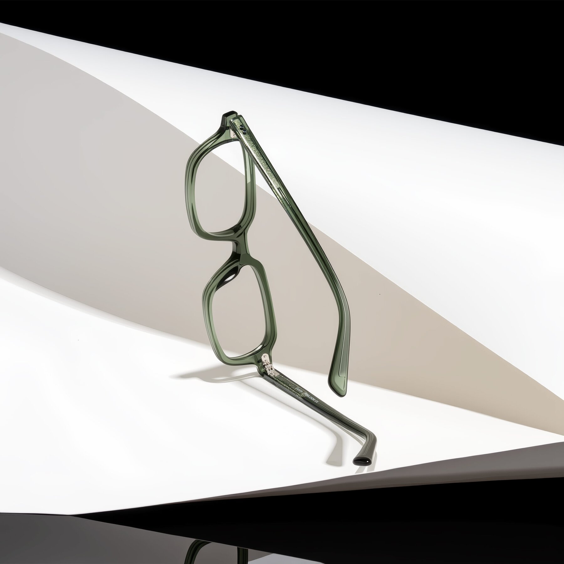 Lifestyle photography #2 of Eustis in Transparent Green with Clear Eyeglass Lenses
