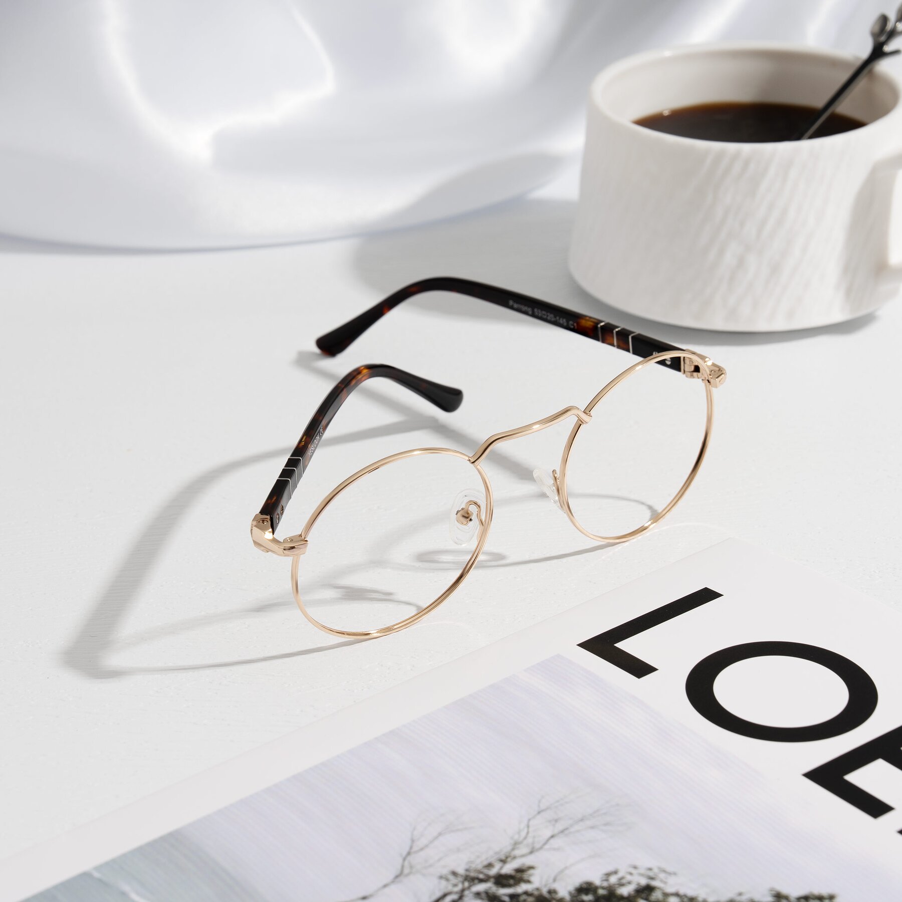 Lifestyle photography #1 of Parrong in Gold with Clear Eyeglass Lenses