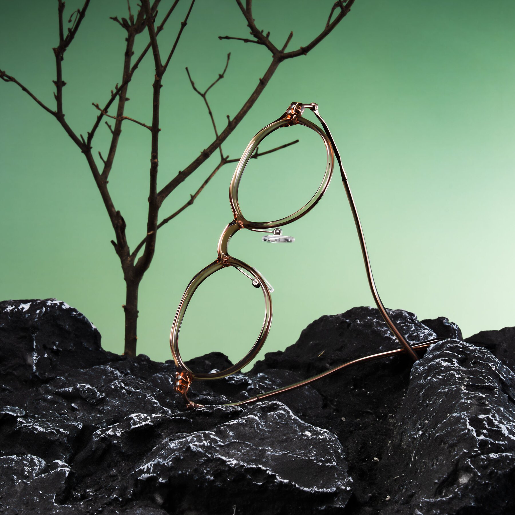 Lifestyle photography #1 of Ledesmo in Transparent Brown with Clear Eyeglass Lenses