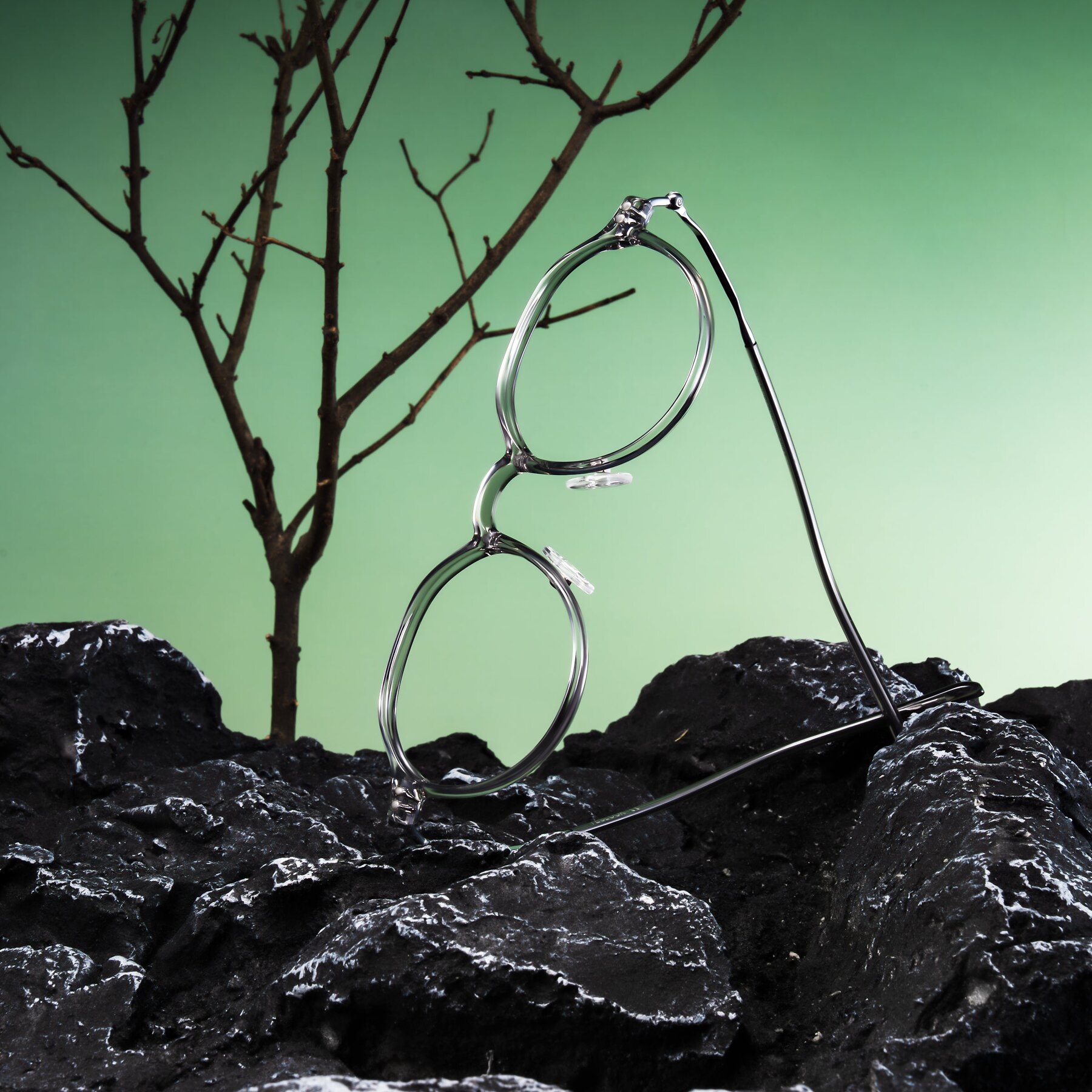 Lifestyle photography #1 of Ledesmo in Transparent Gray with Clear Eyeglass Lenses