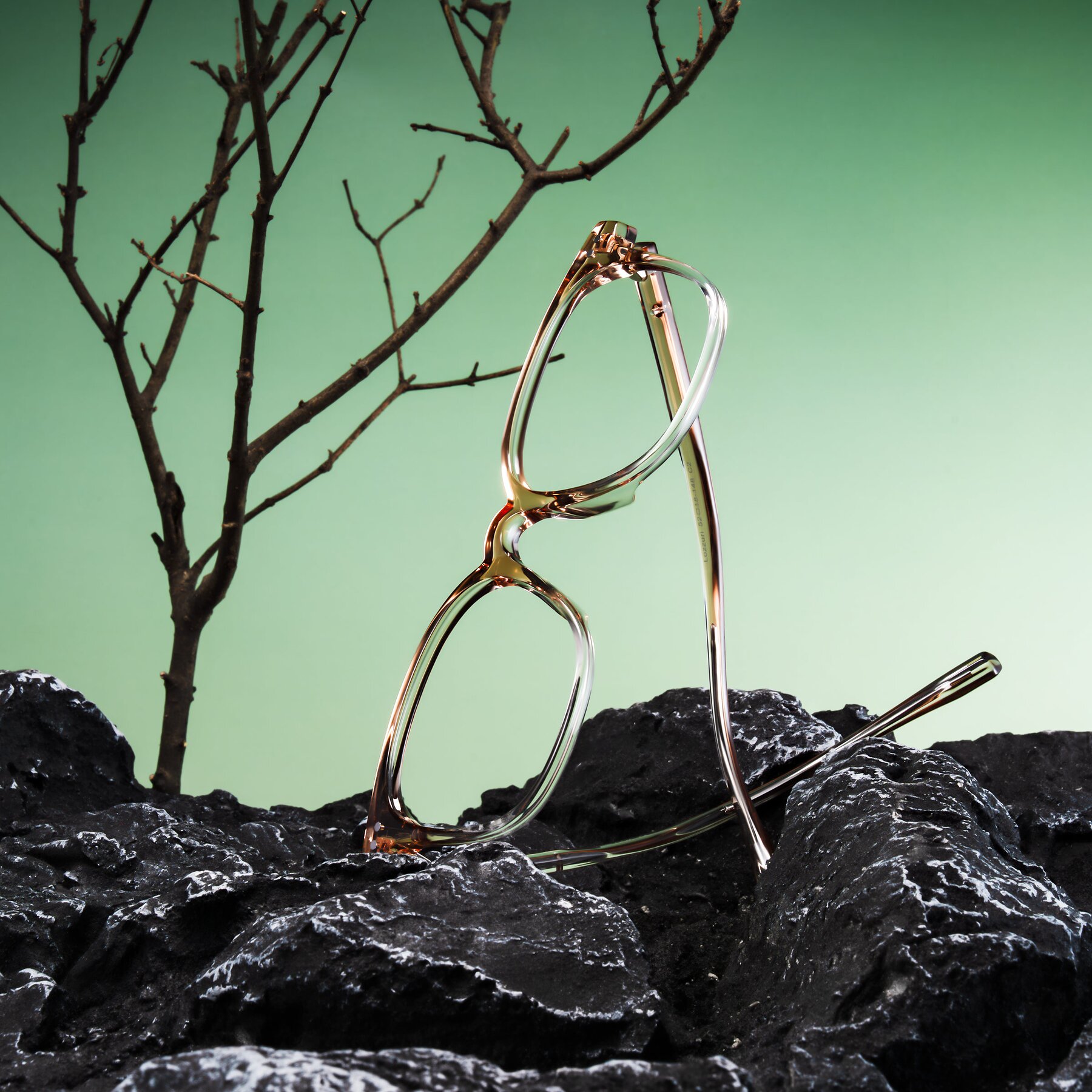 Lifestyle photography #1 of Lozzuri in Gradient Champagne with Clear Blue Light Blocking Lenses