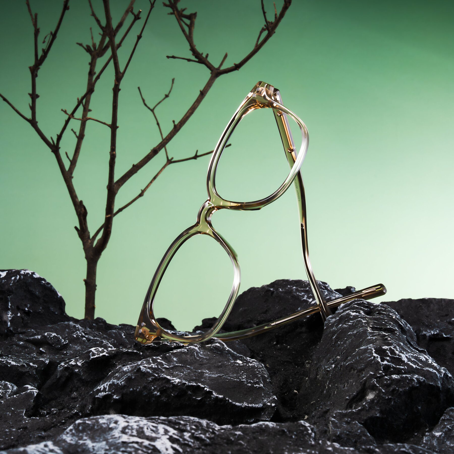 Lifestyle photography #1 of Lozzuri in Transparent Champagne with Clear Eyeglass Lenses